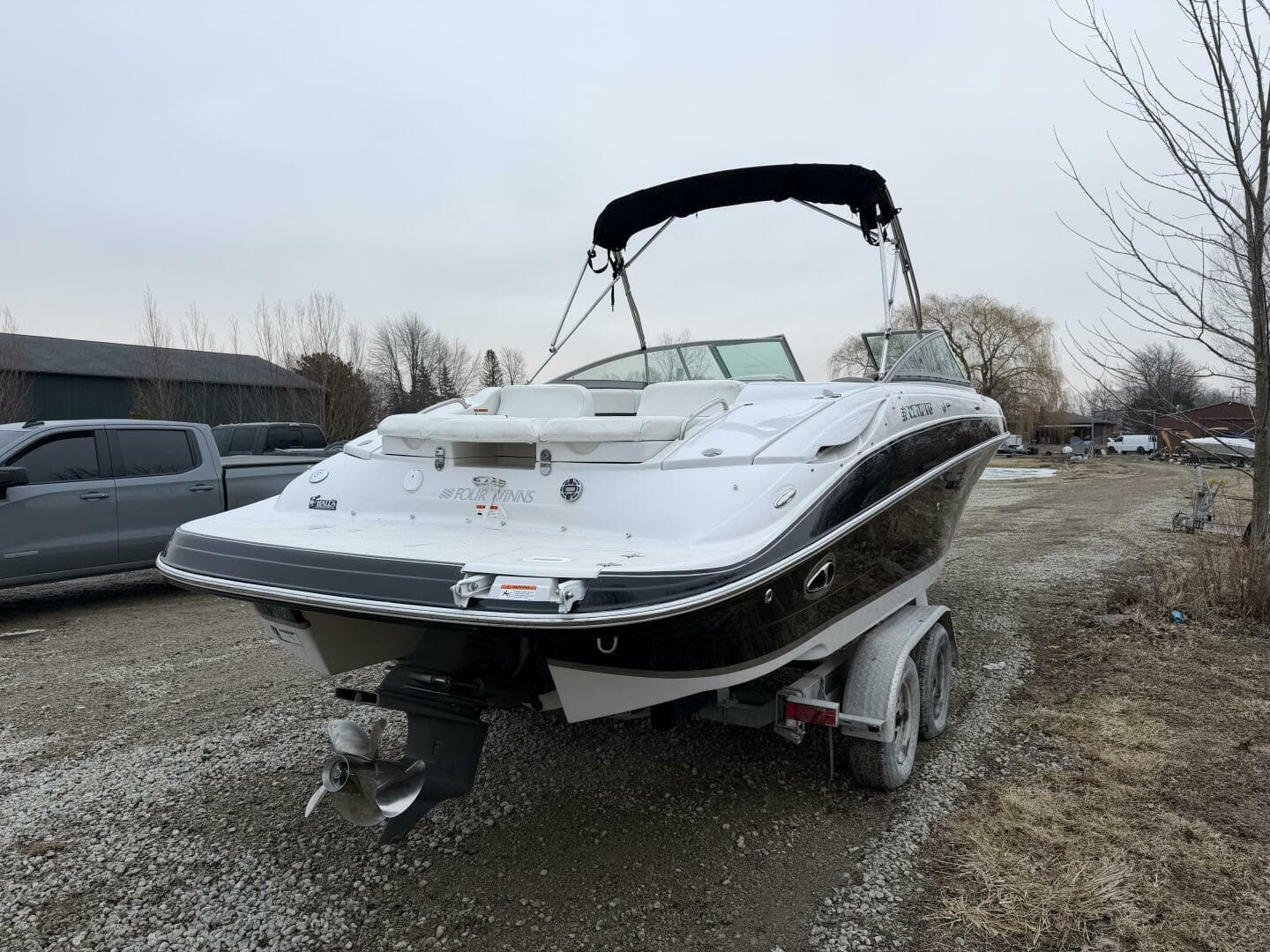 2005 Four Winns 250 Horizon