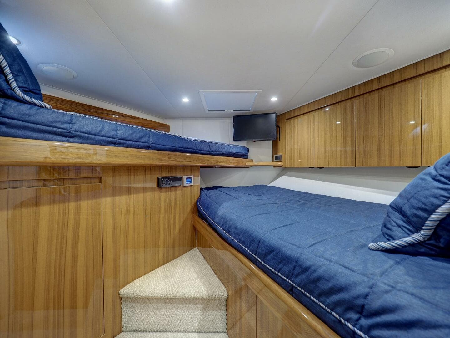 2017 Viking 52 Convertible 