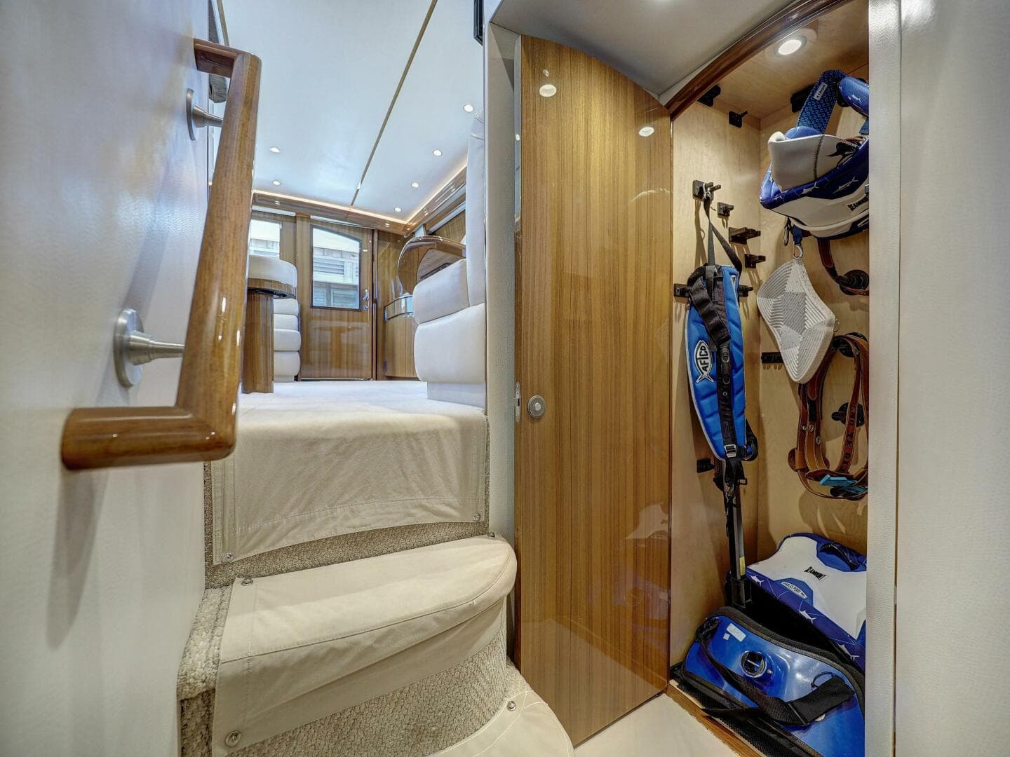 2017 Viking 52 Convertible 