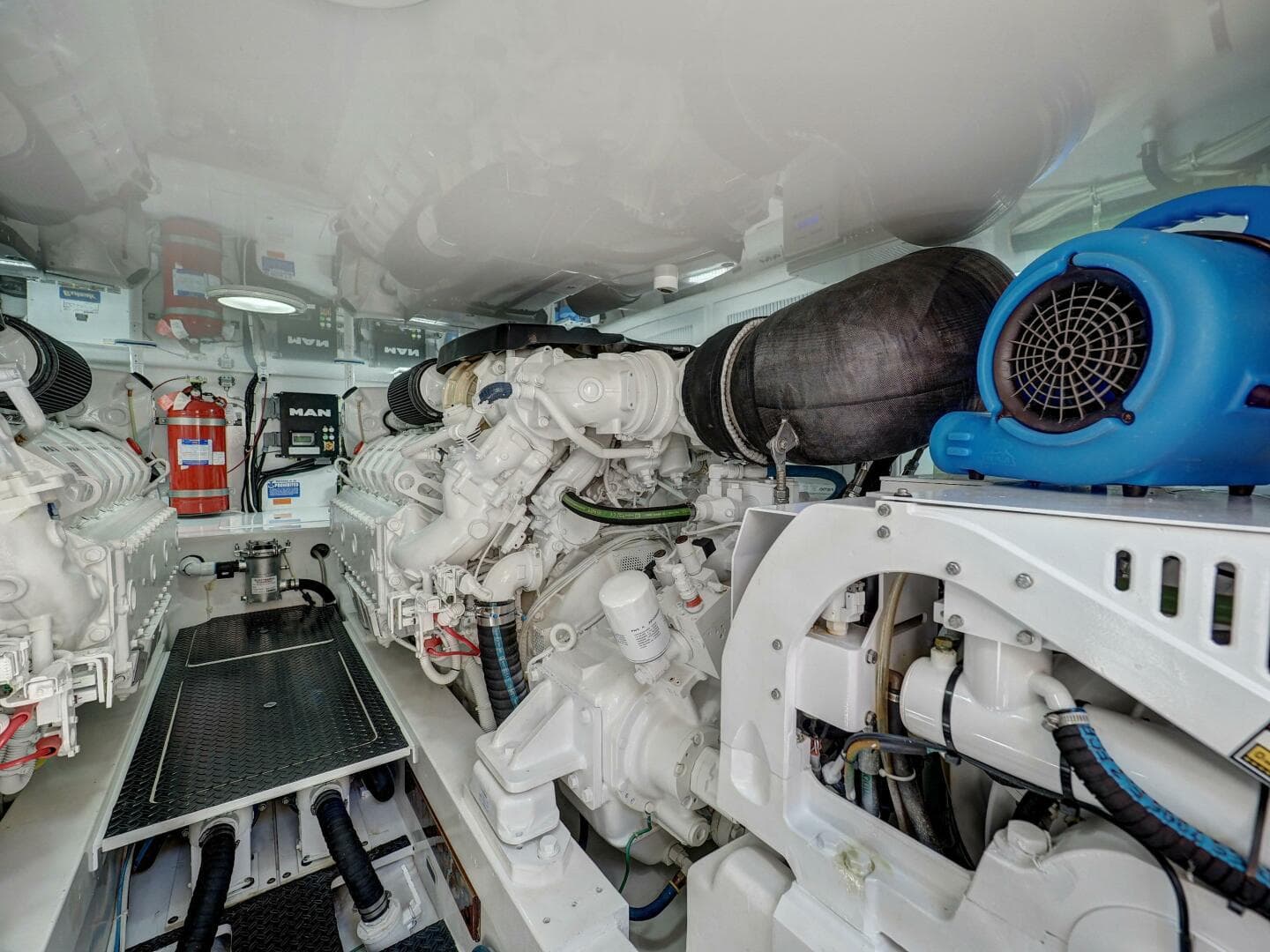 2017 Viking 52 Convertible 