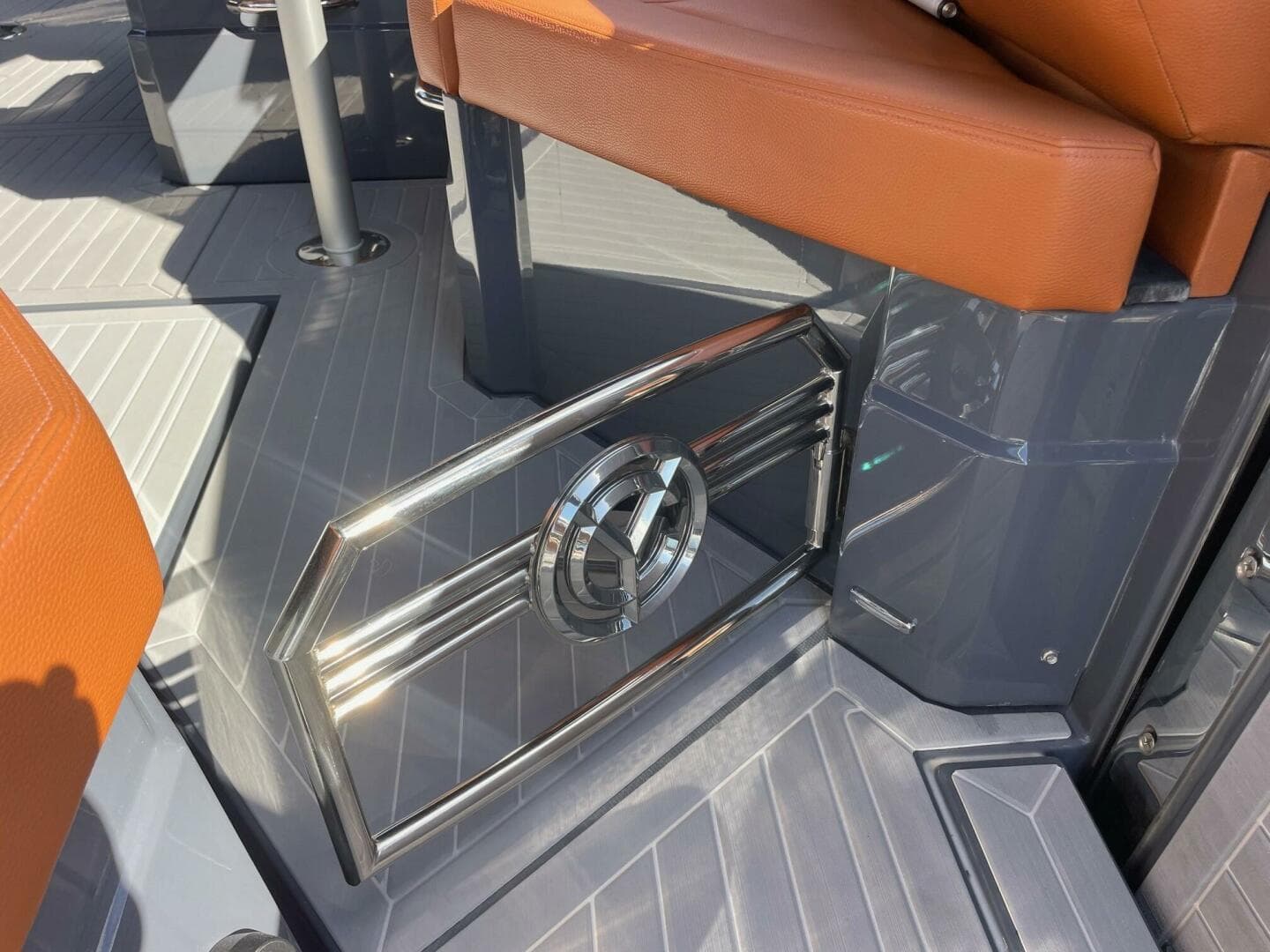 Cruisers Yachts 38 GLS -