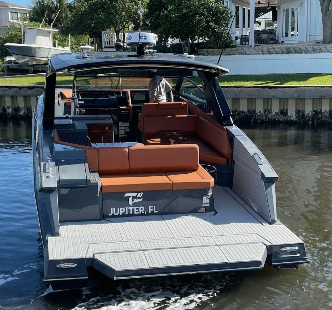 Cruisers Yachts 38 GLS -