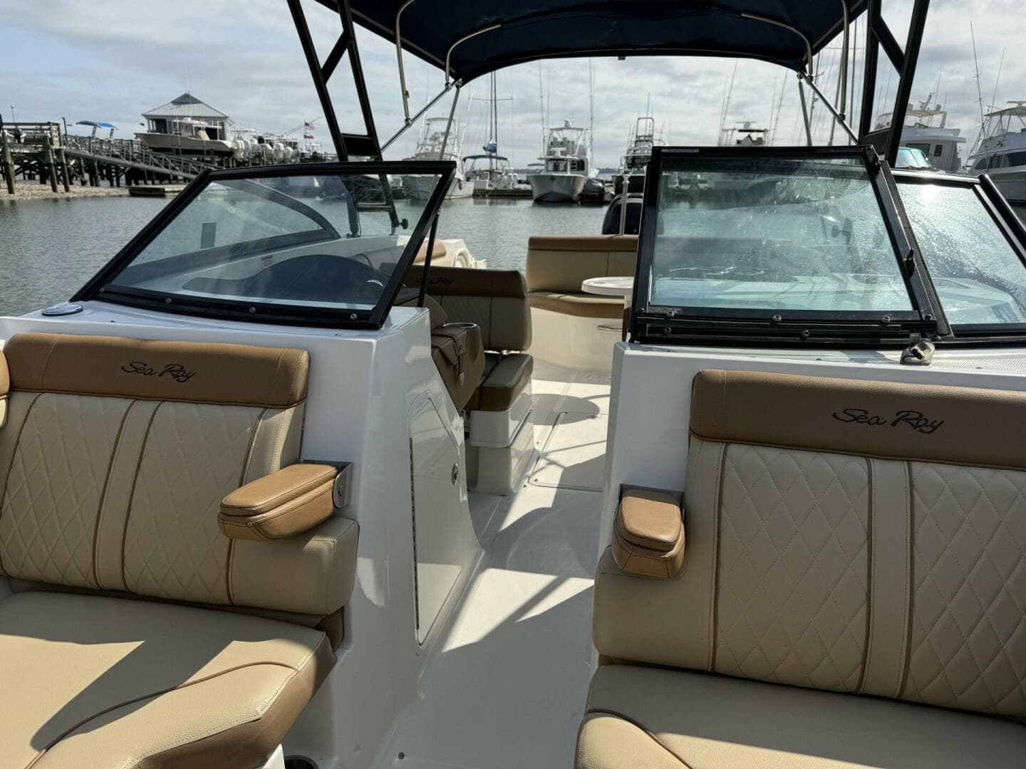 2015 Sea Ray 270 Sundeck
