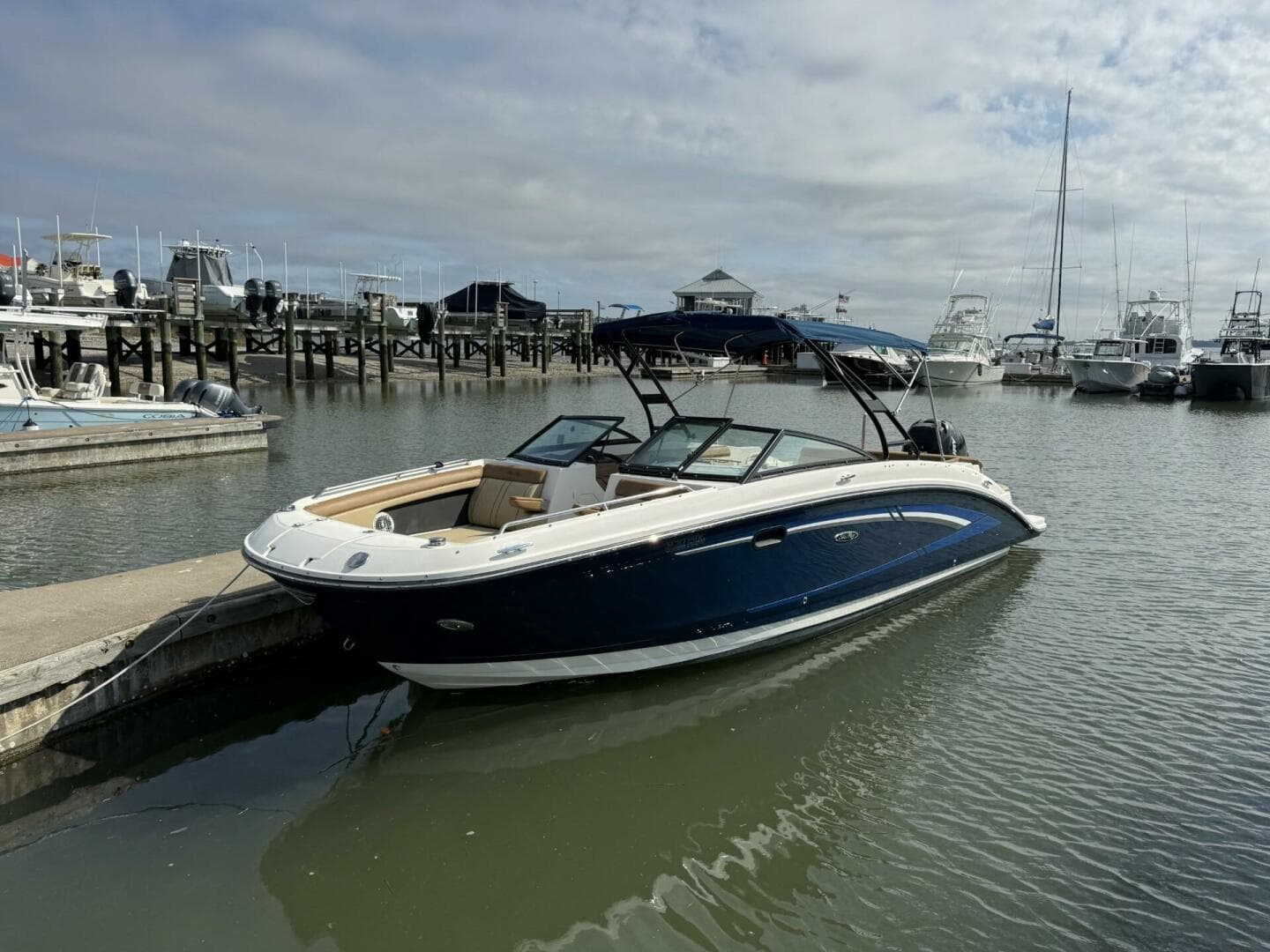 2015 Sea Ray 270 Sundeck