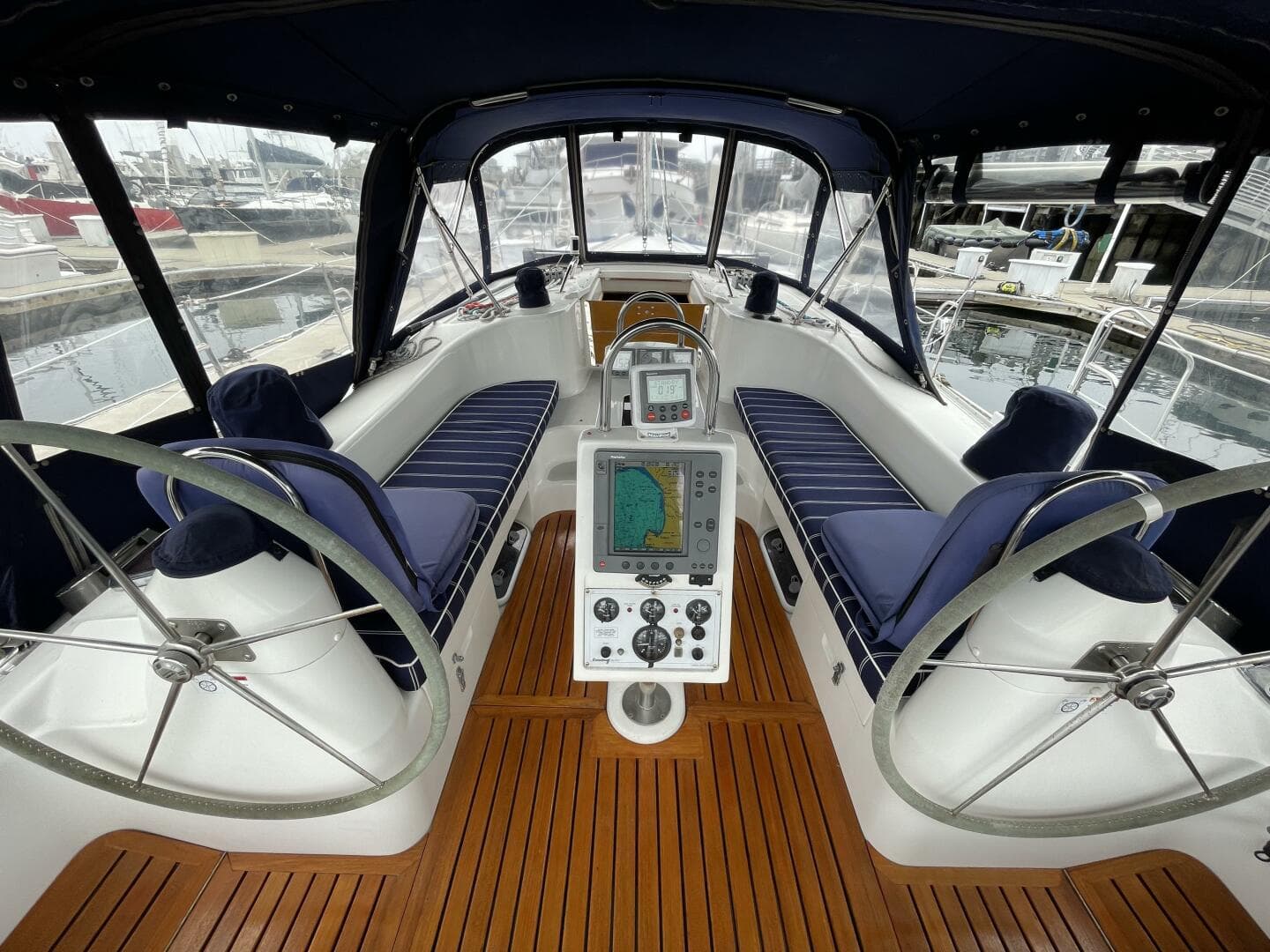 2005 Catalina 470