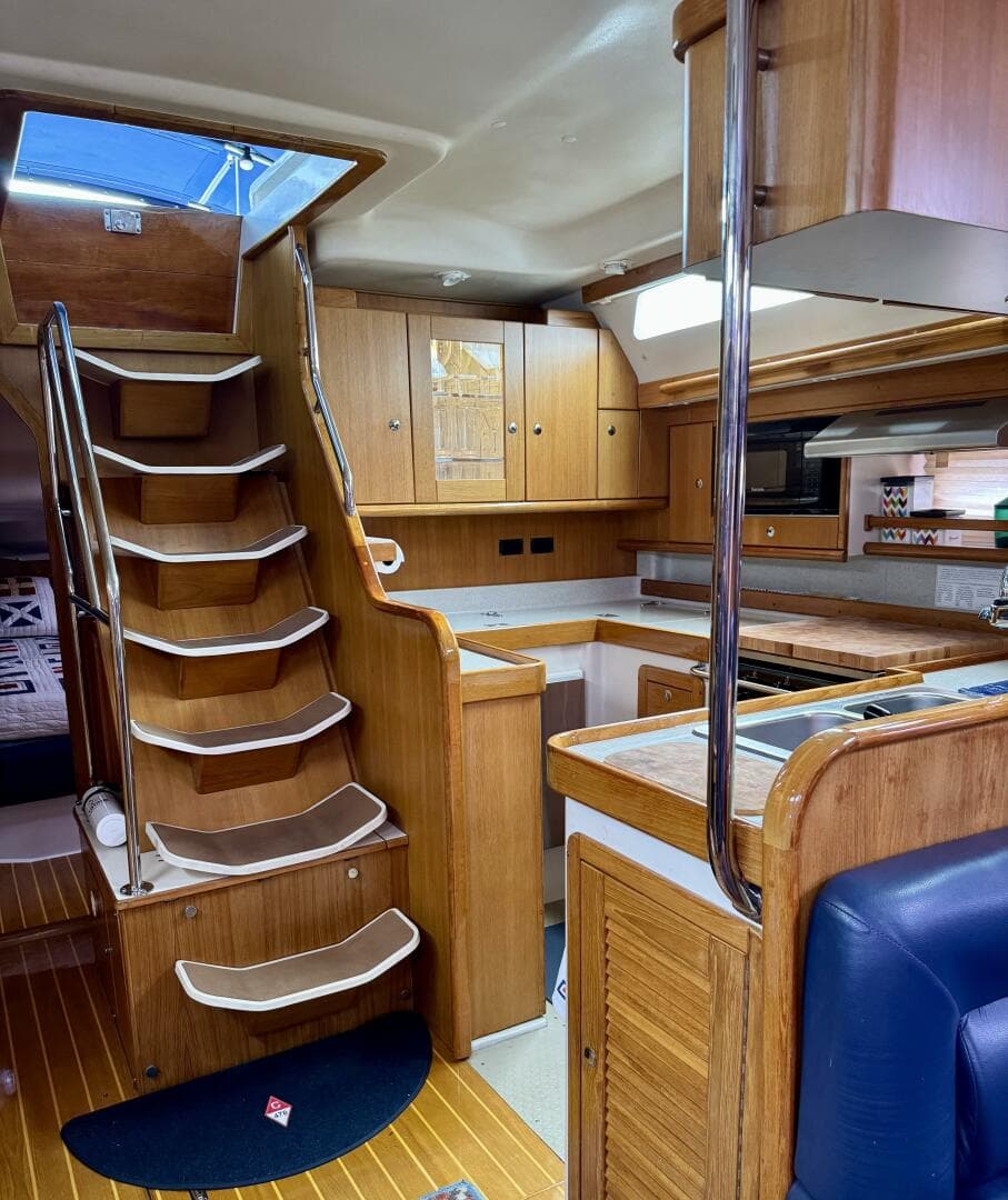 2005 Catalina 470