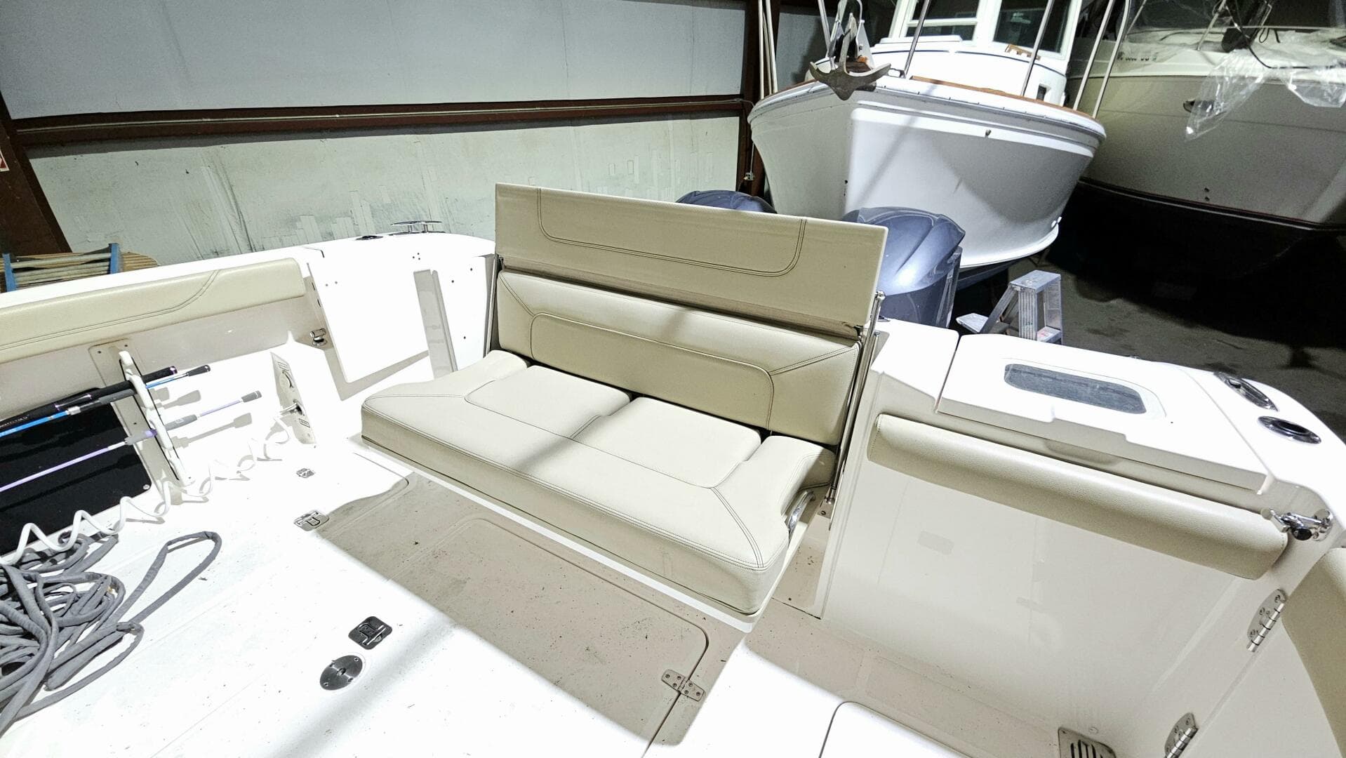 2018 Pursuit 328 Sport