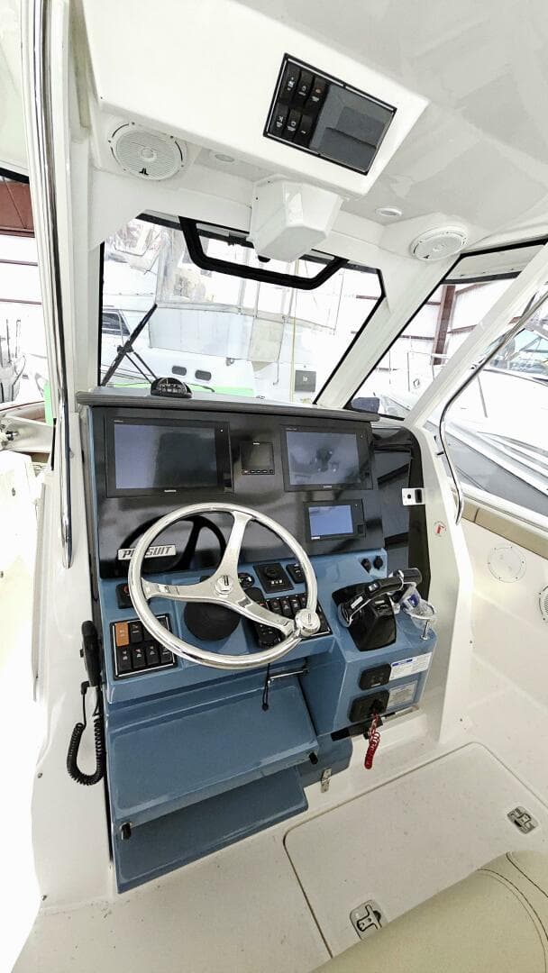 2018 Pursuit 328 Sport