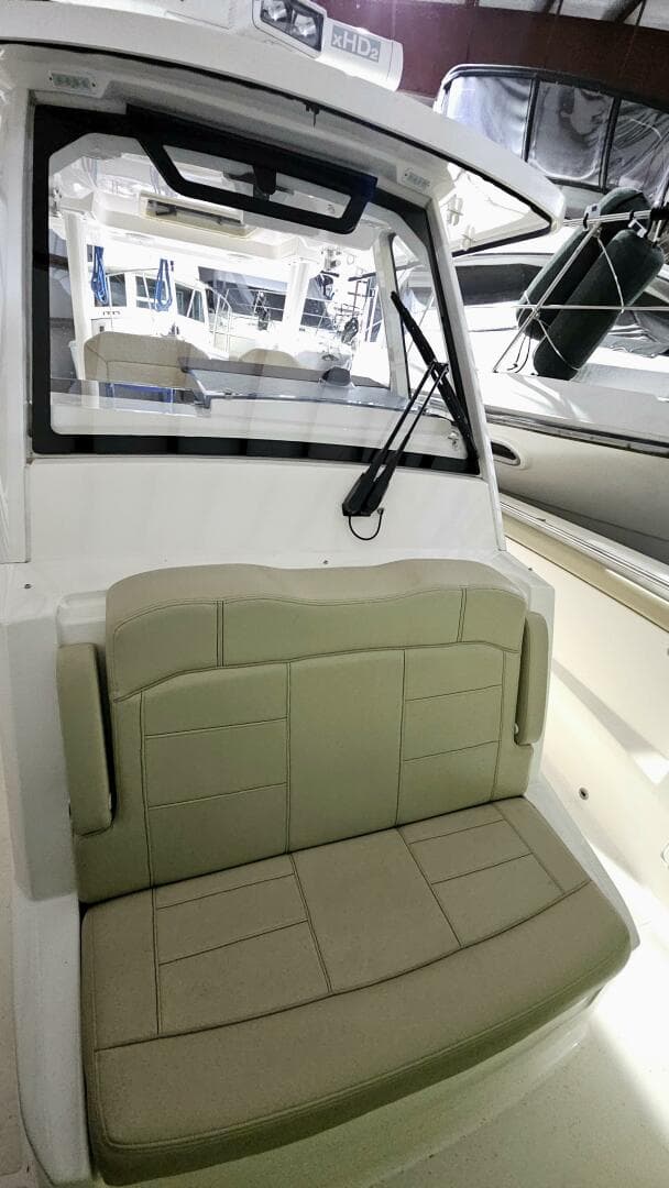 2018 Pursuit 328 Sport