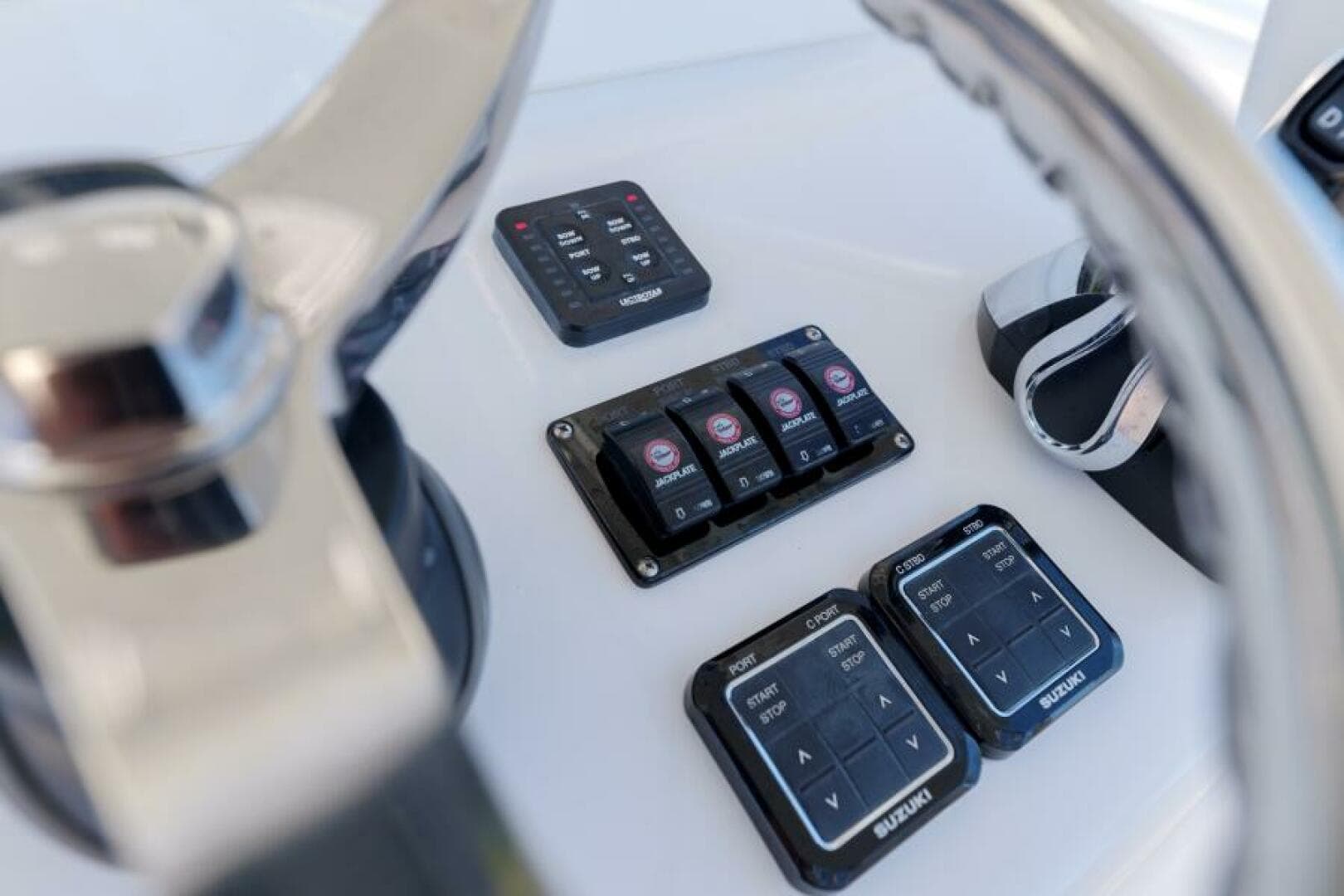 SeaHunter 38 Reel Escape- Helm