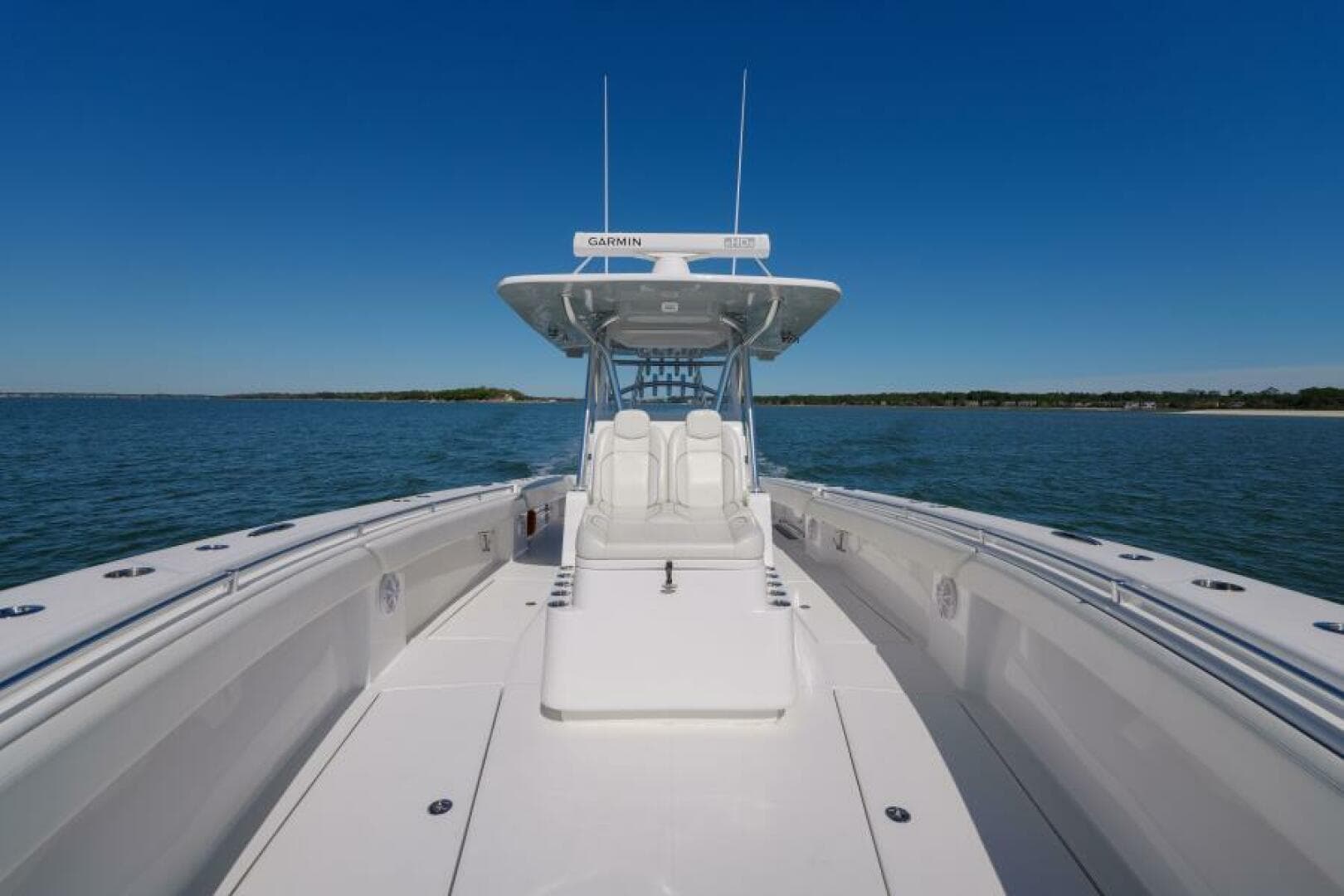SeaHunter 38 Reel Escape- Forward Seating