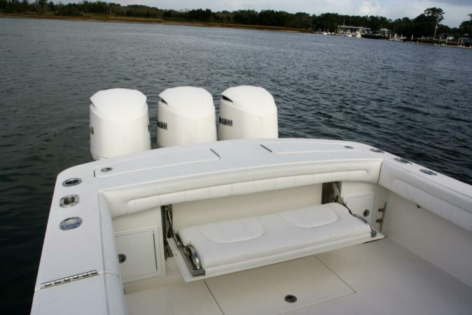 Regulator 34 Perchy- Cockpit