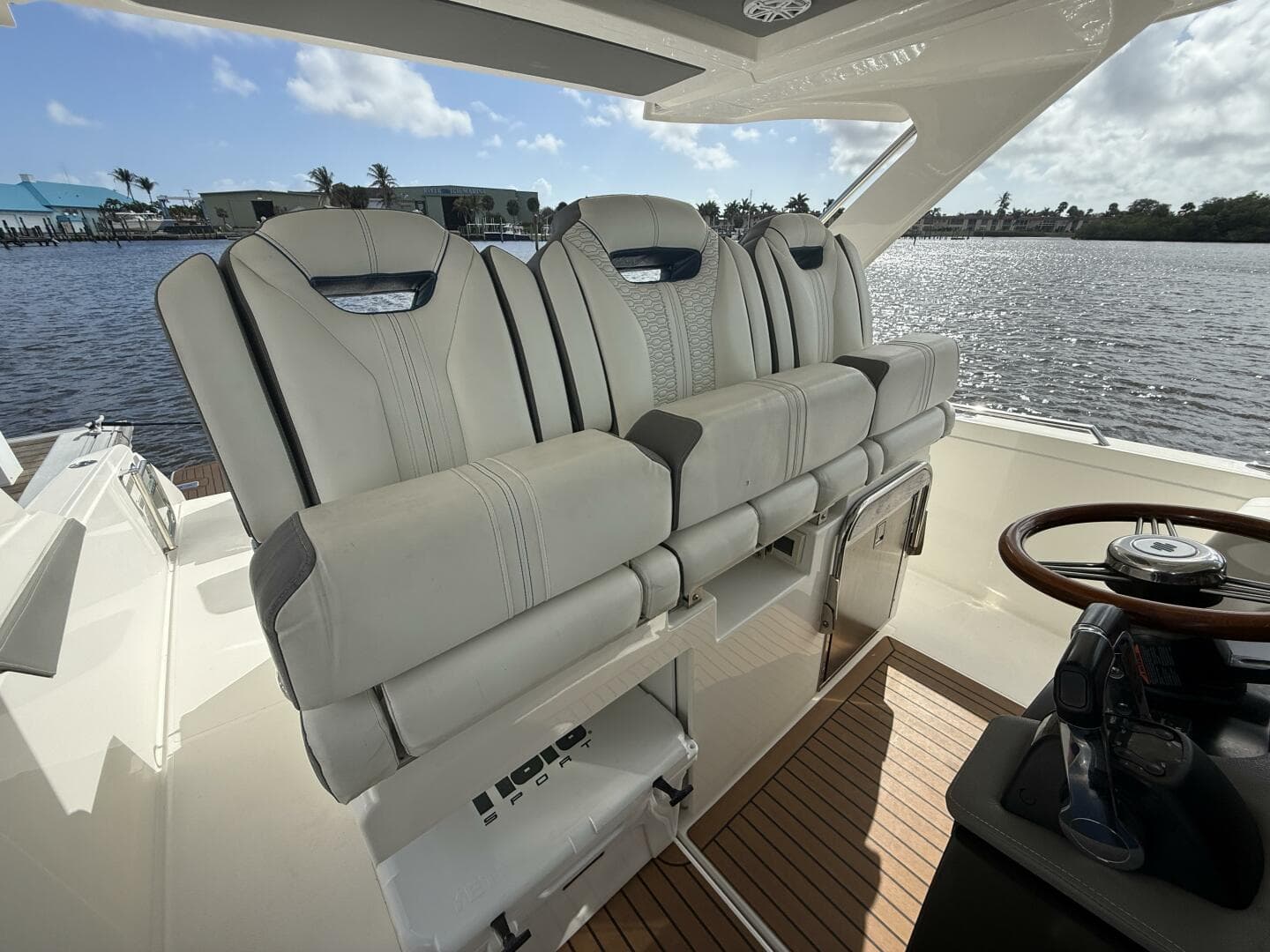 2021 Tiara Sport 34 LS