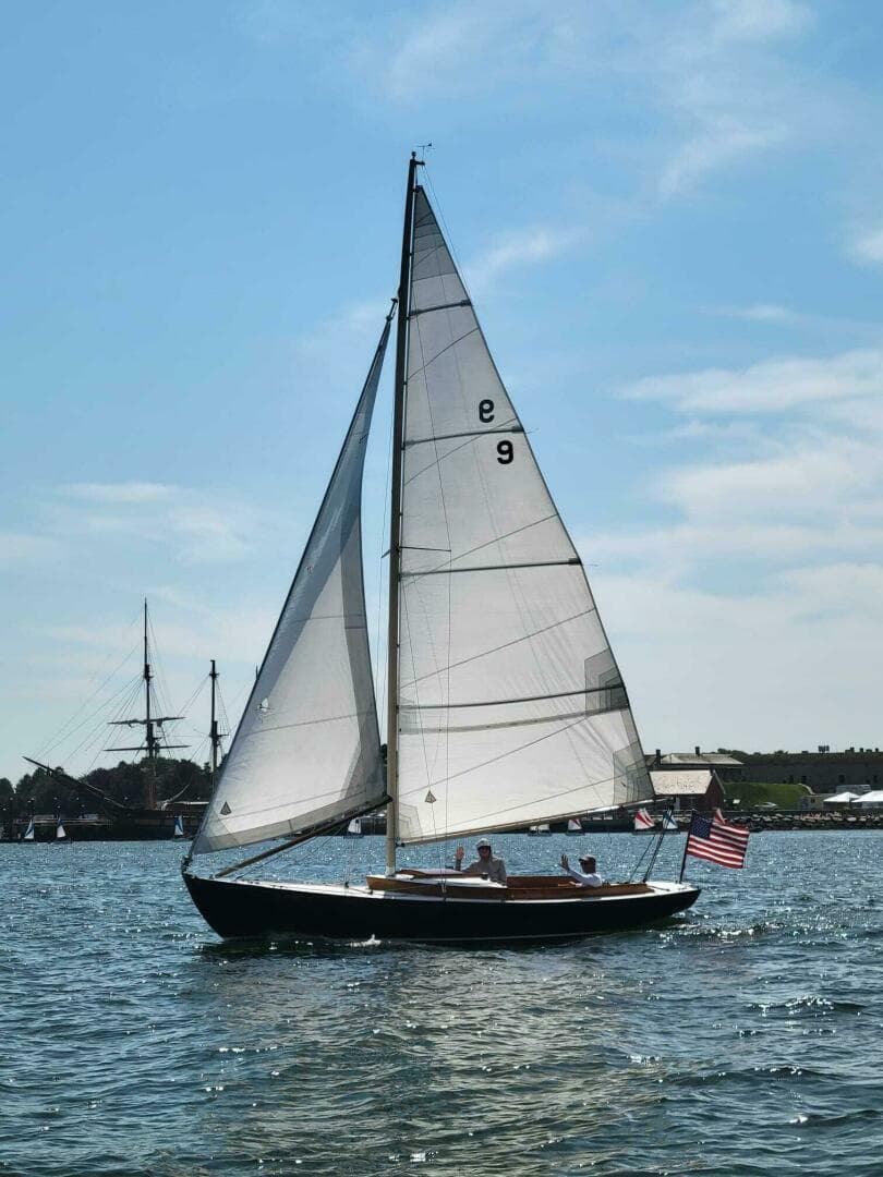 1985 Herreshoff Alerion 26