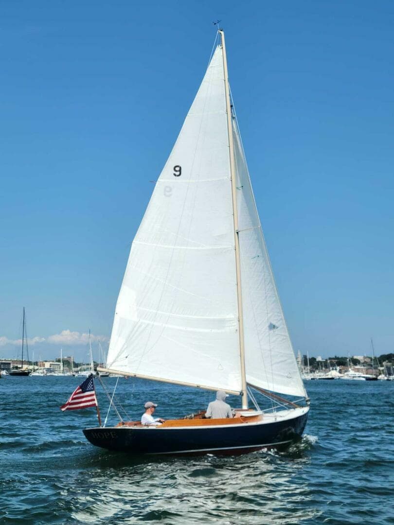 1985 Herreshoff Alerion 26