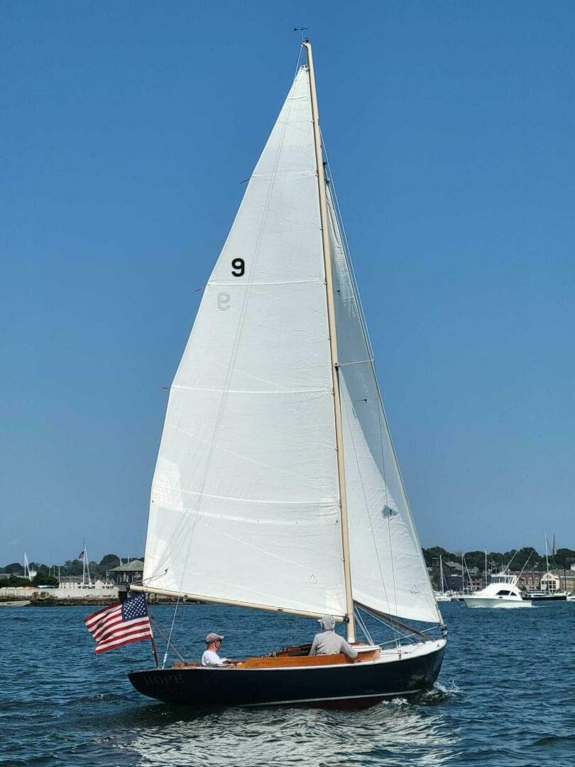 1985 Herreshoff Alerion 26
