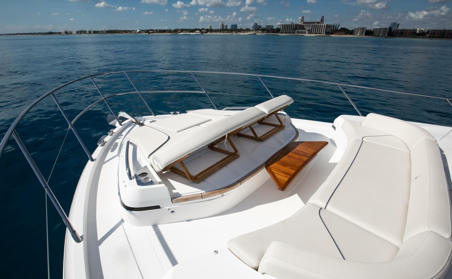 Princess V55 - Mermoo Too - Bow