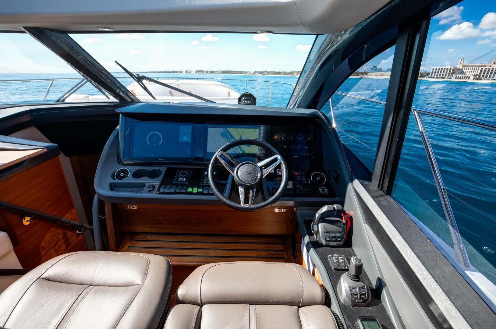 Princess V55 - Mermoo Too - Helm