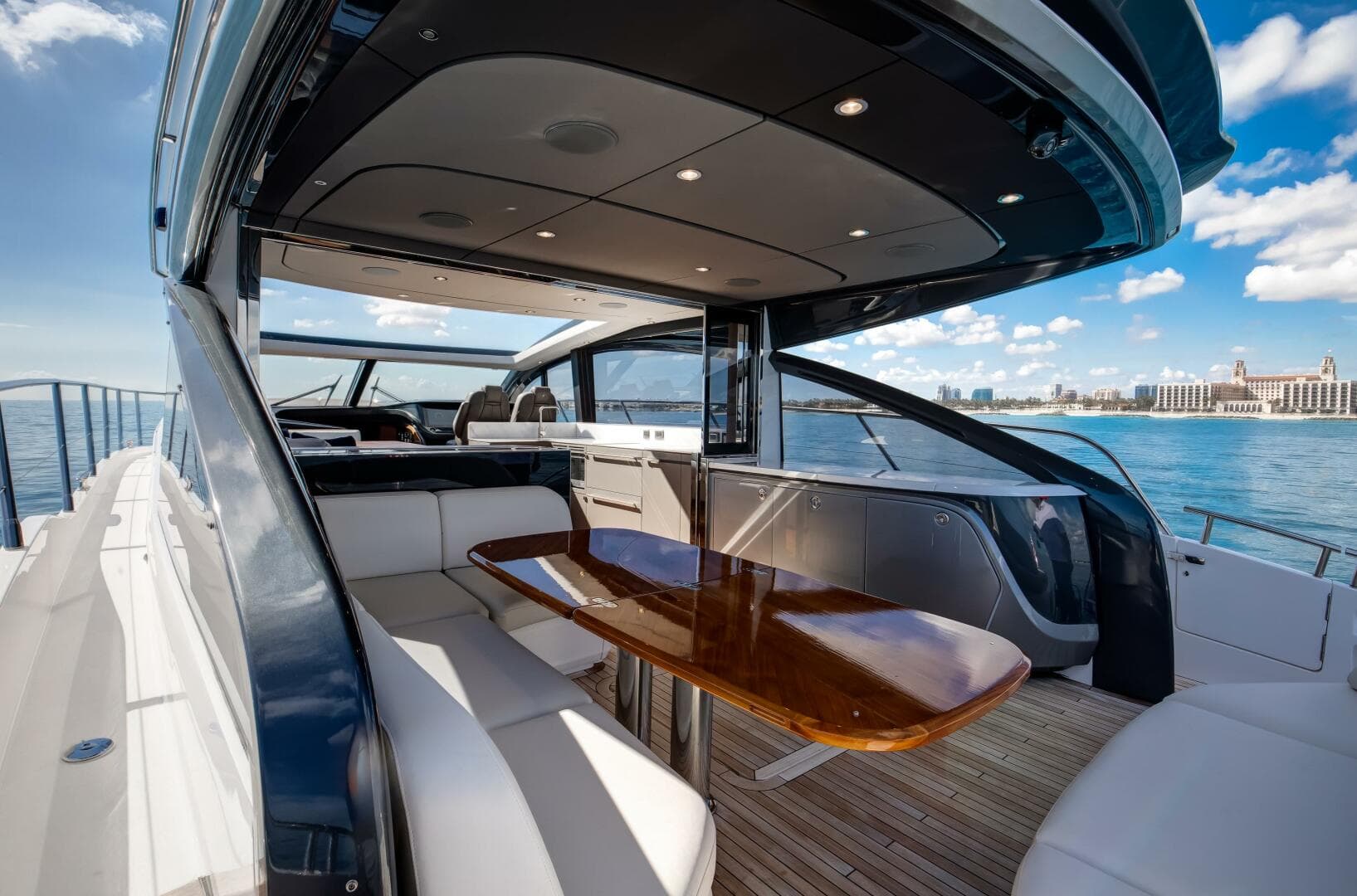 Princess V55 - Mermoo Too - Cockpit