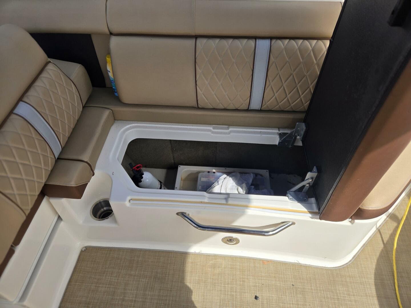 2016 Sea Ray 270 Sundeck Outboard