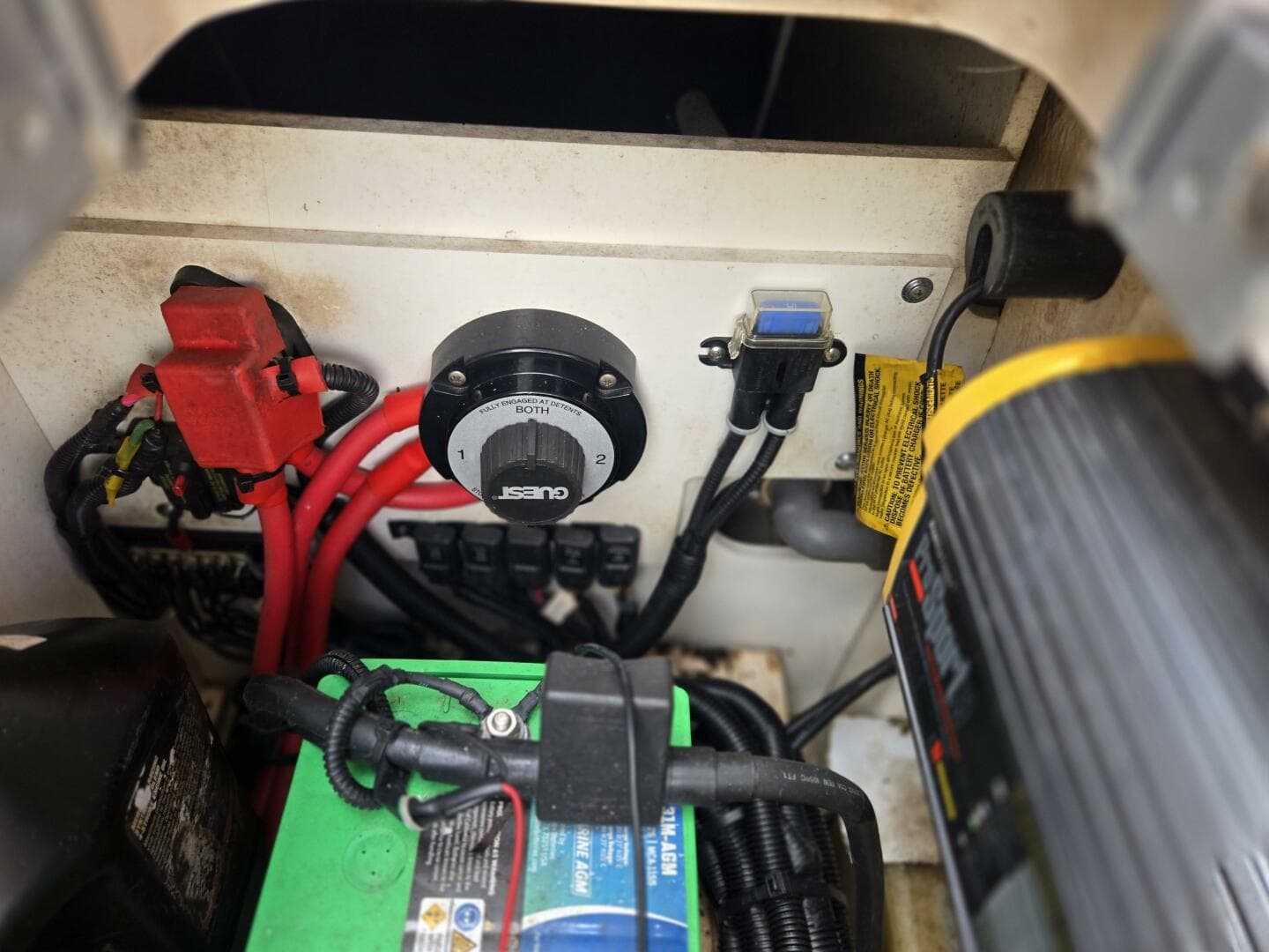 2016 Sea Ray 270 Sundeck Outboard