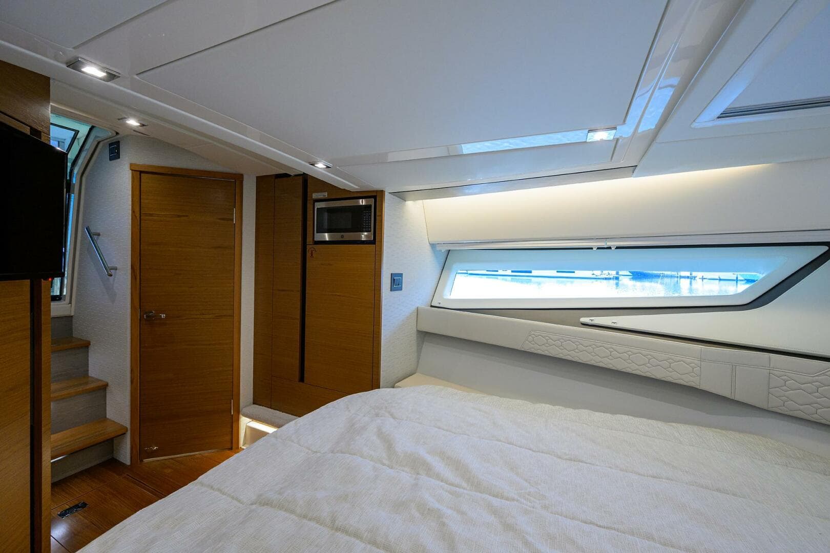 Tiara 43 - Interior Cabin Stateroom