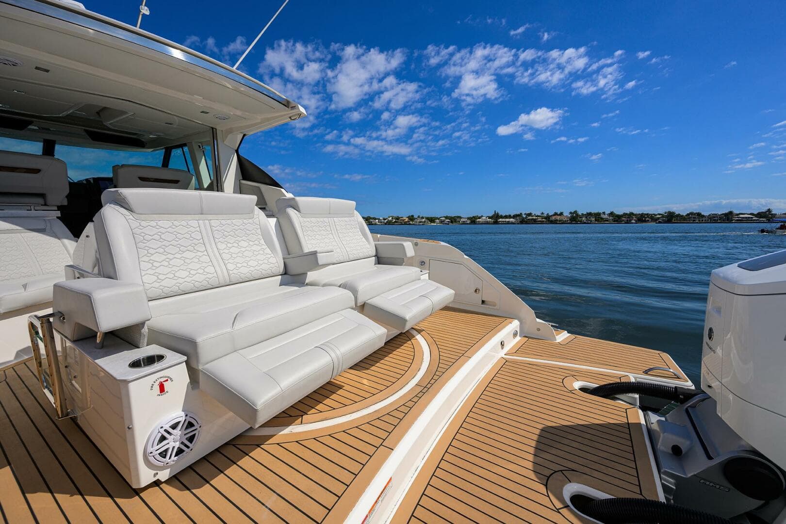 Tiara 43 - Aft Deck Seating