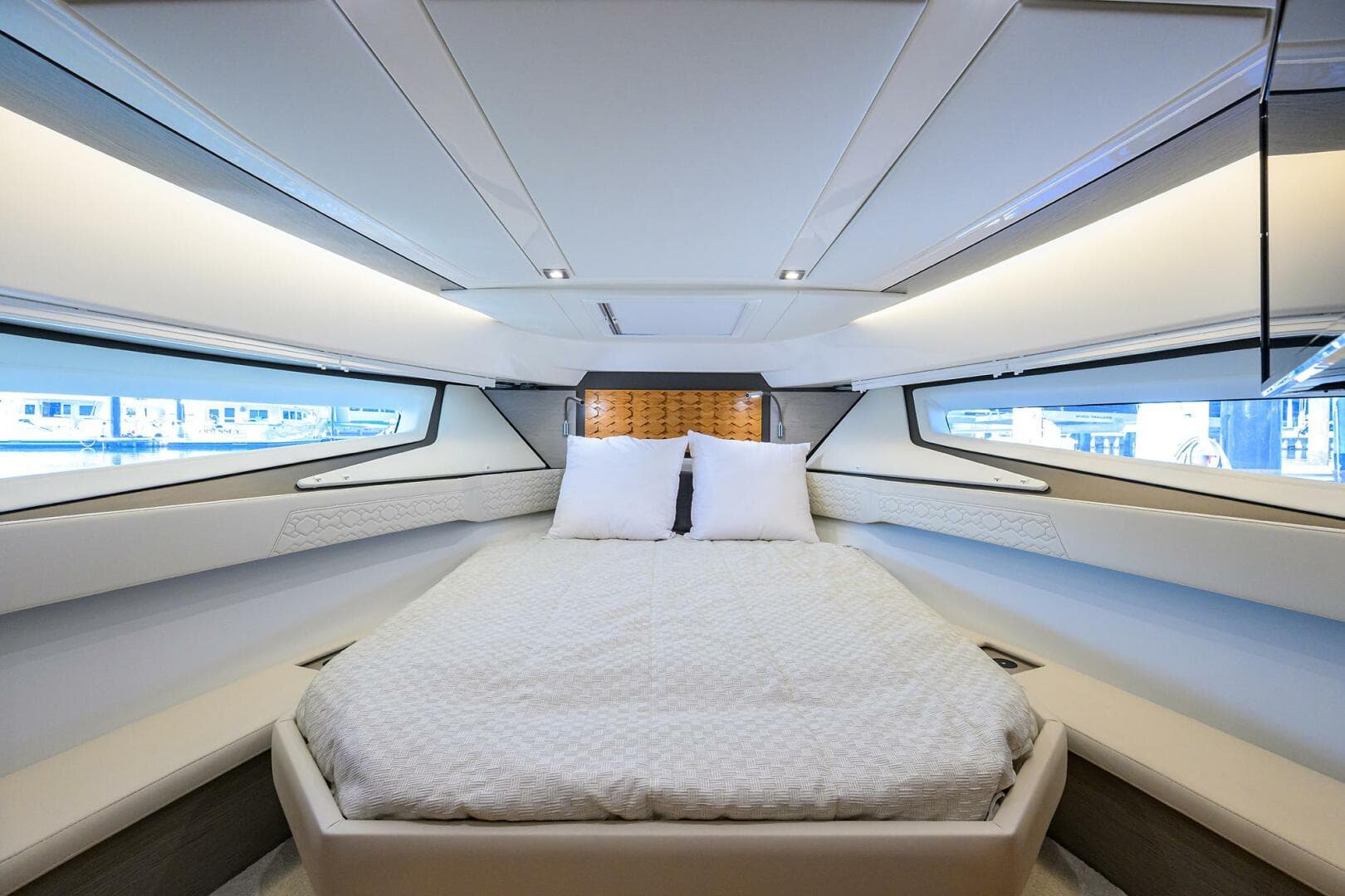 Tiara 43 - Interior Cabin Stateroom