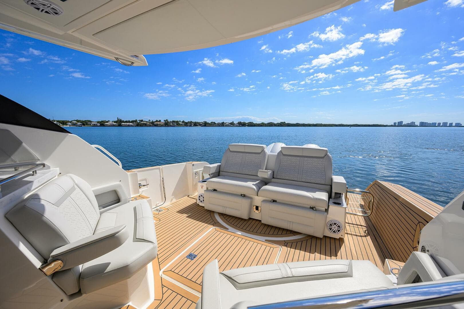 Tiara 43 - Aft Deck Seating