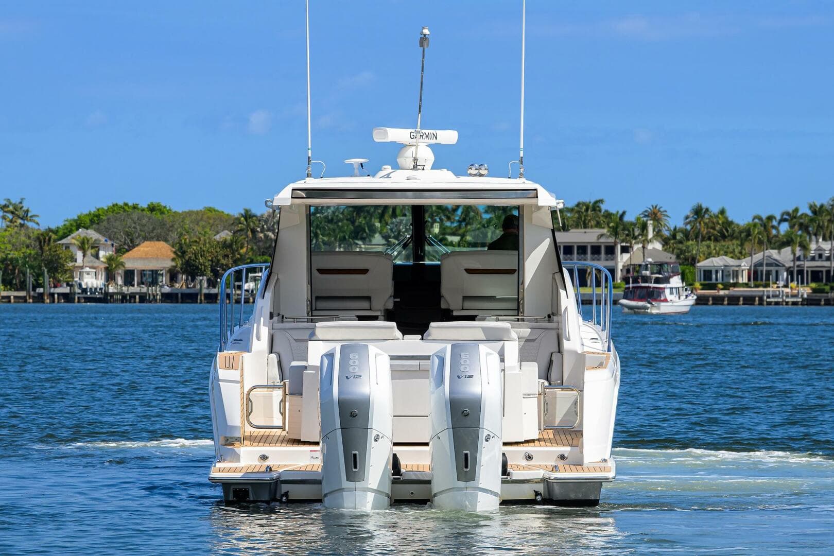 Tiara 43 - Aft Profile