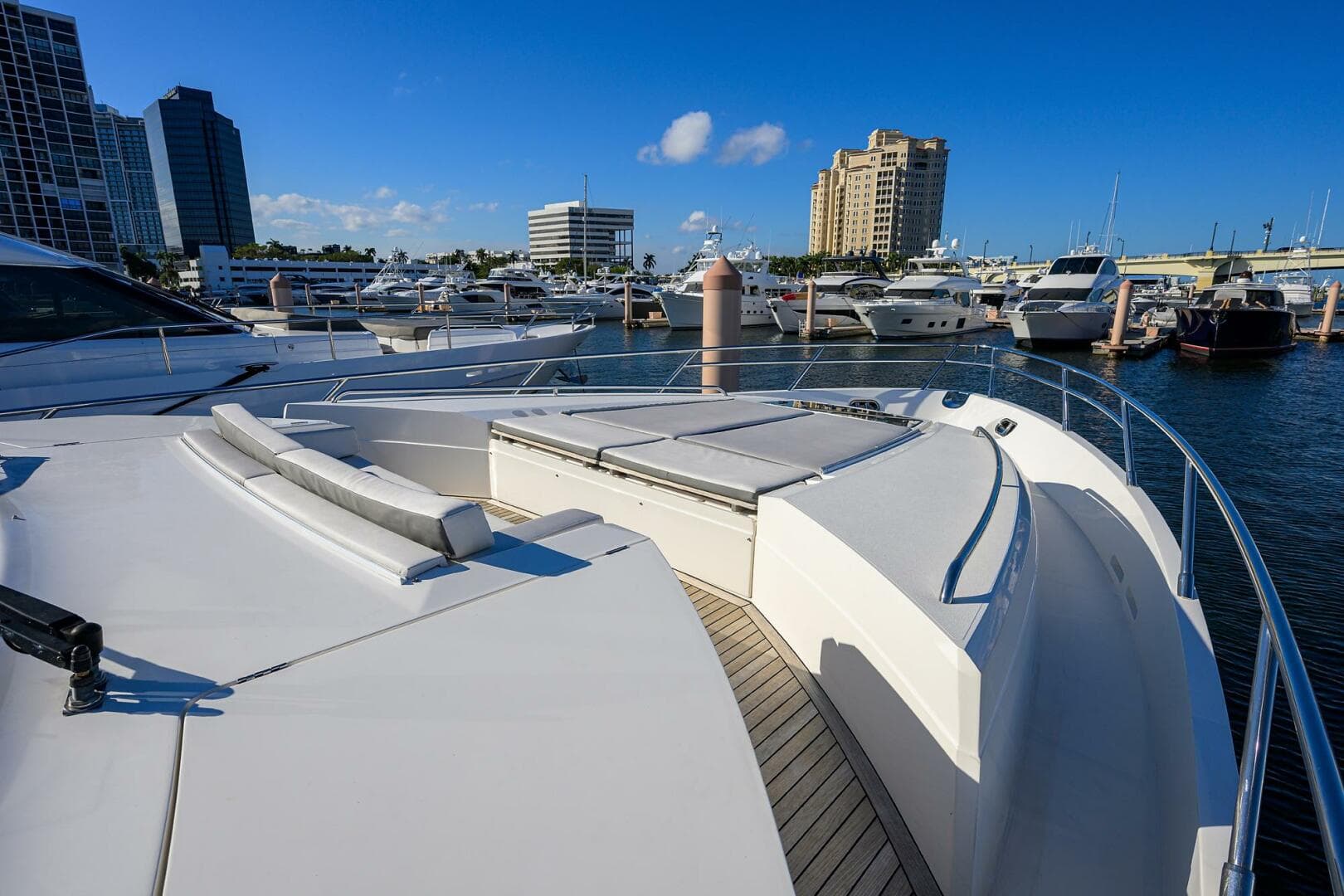 Princess 72 Joint Credit II - Exterior Bow