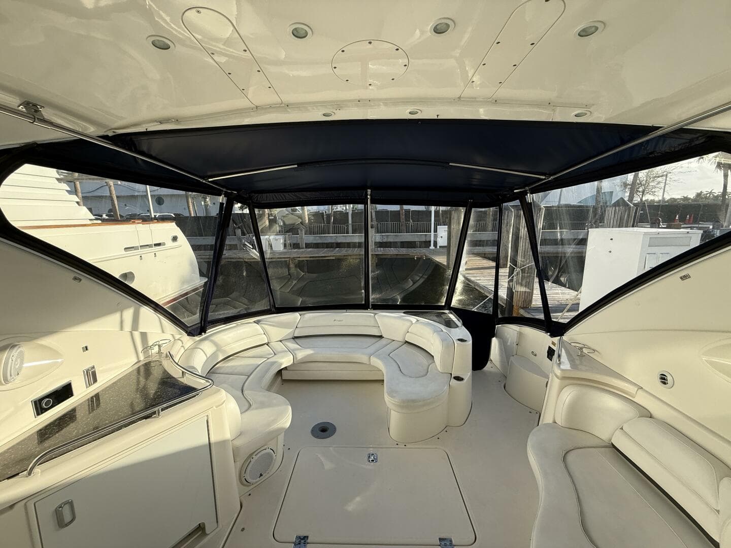 2007 Cruisers Yachts 560 Express