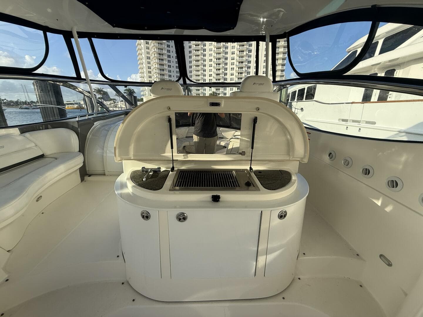 2007 Cruisers Yachts 560 Express