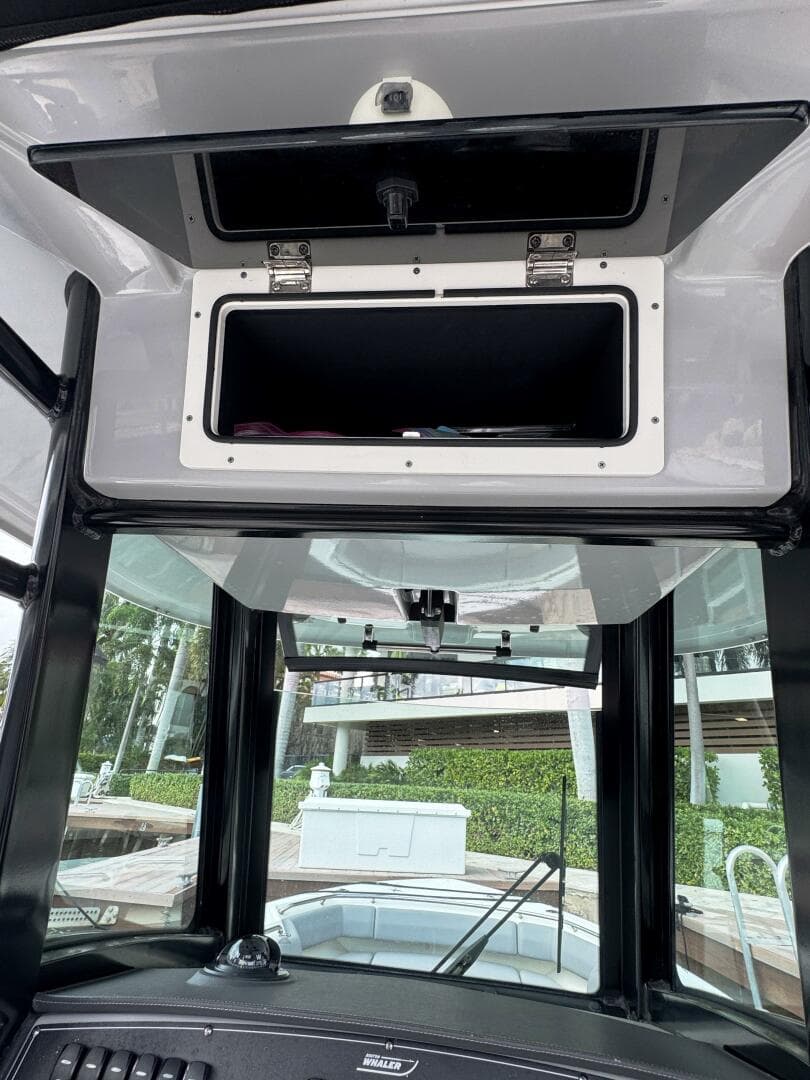 2024 Boston Whaler 280 Outrage