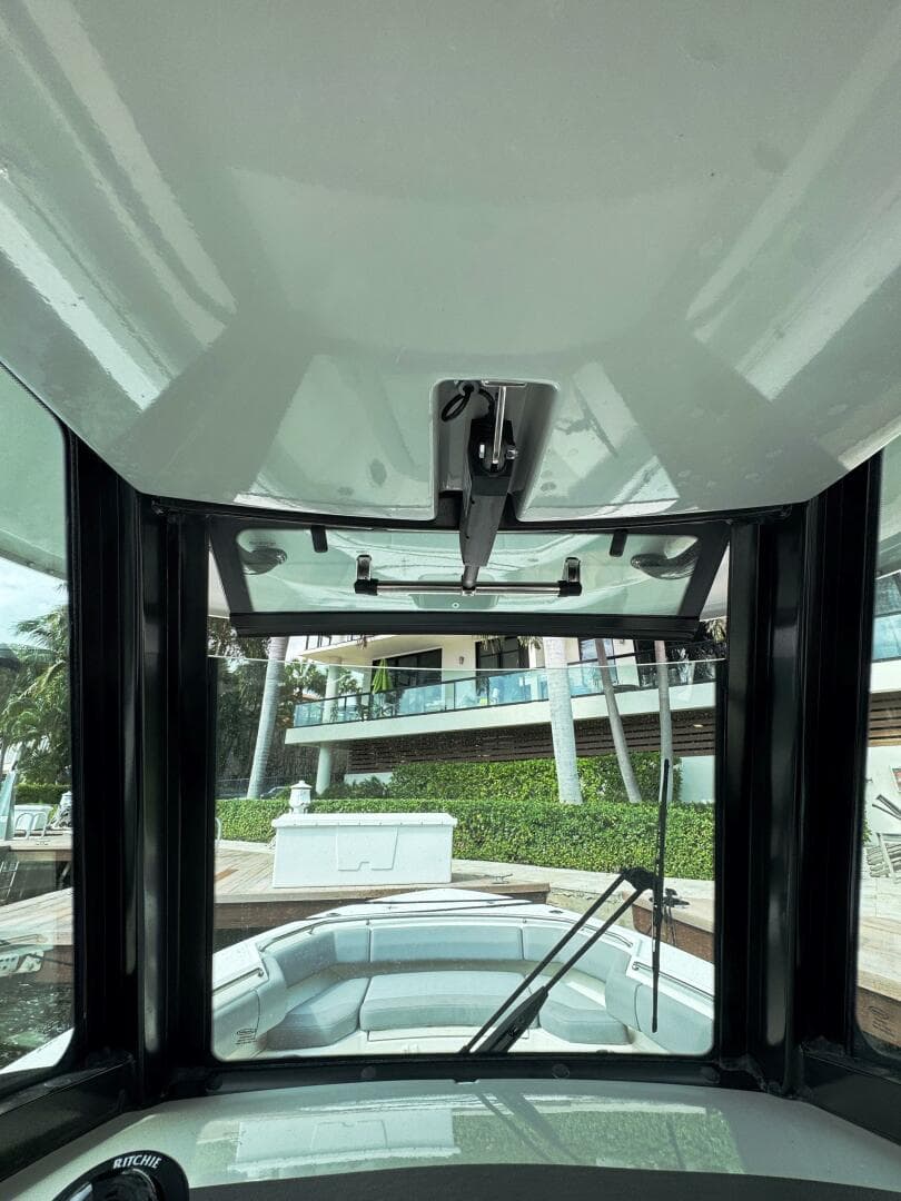 2024 Boston Whaler 280 Outrage