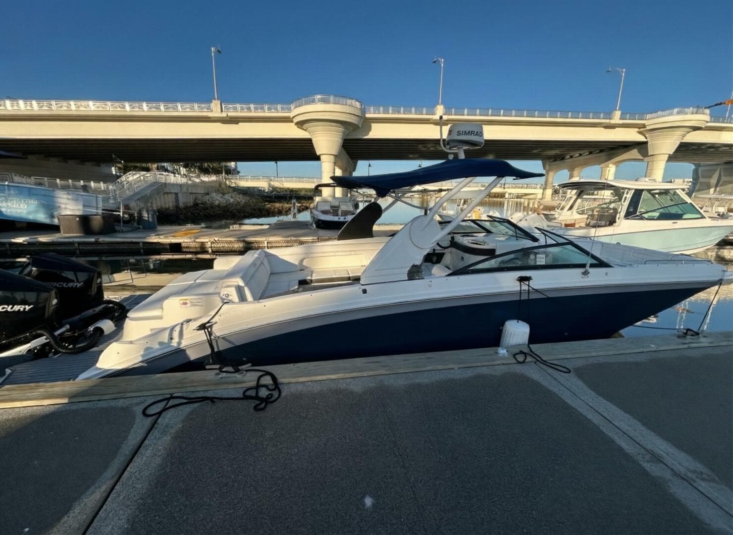 2018 Sea Ray SDX 290 Outboard