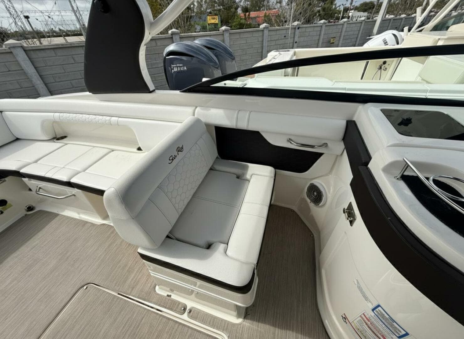 2018 Sea Ray SDX 290 Outboard