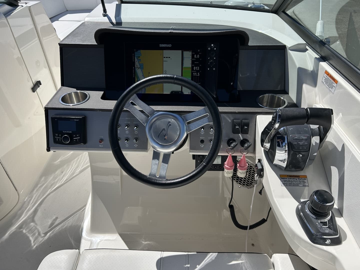2018 Sea Ray SDX 290 Outboard