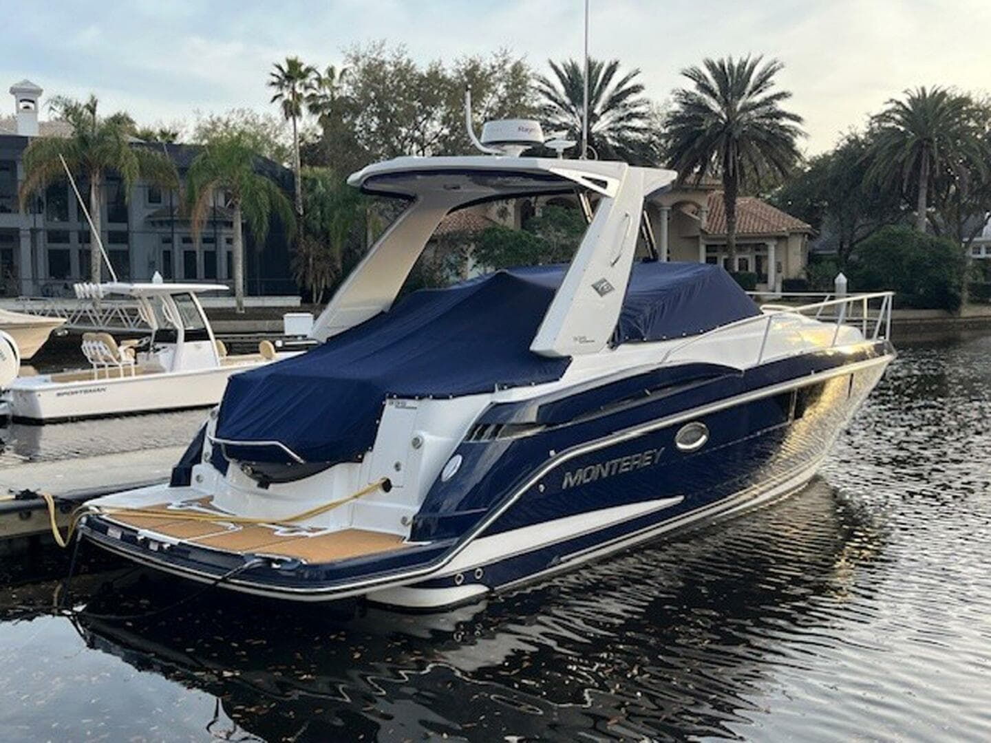 2018 Monterey 335 Sport Yacht