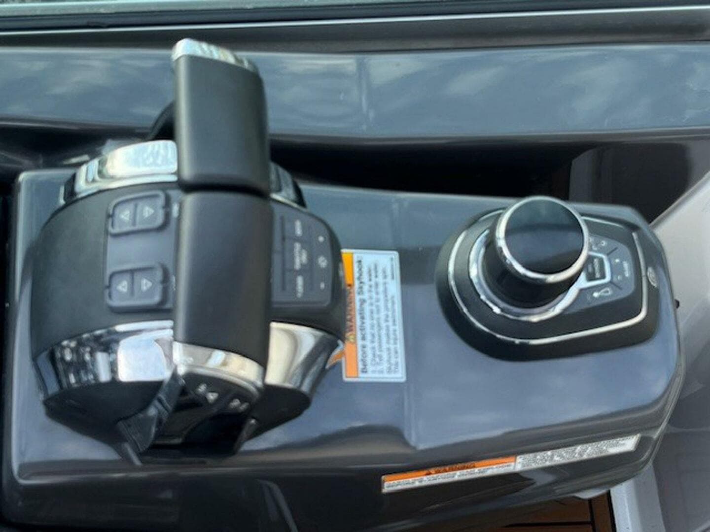 2018 Monterey 335 Sport Yacht