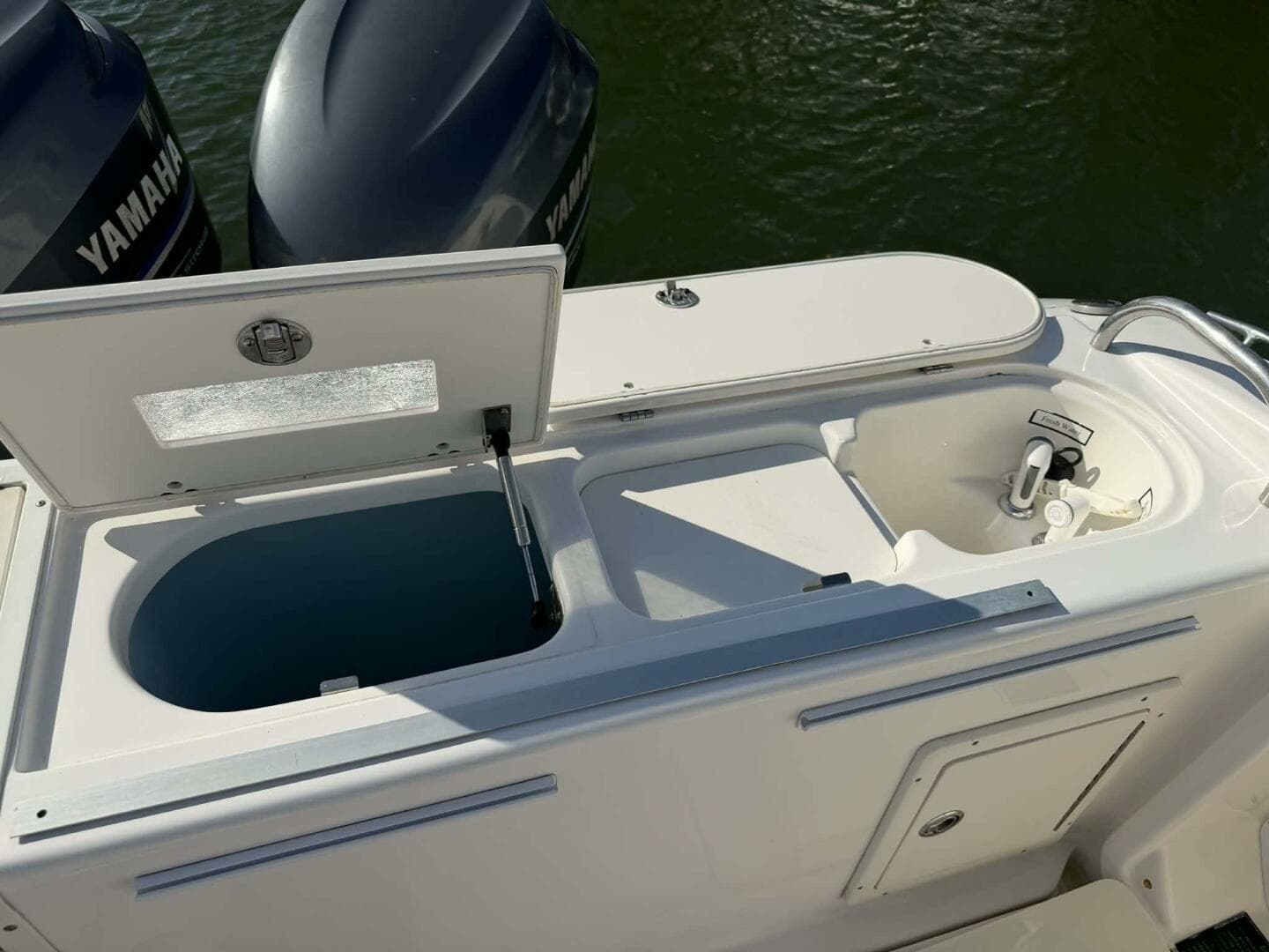 2007 Century 3200 WA