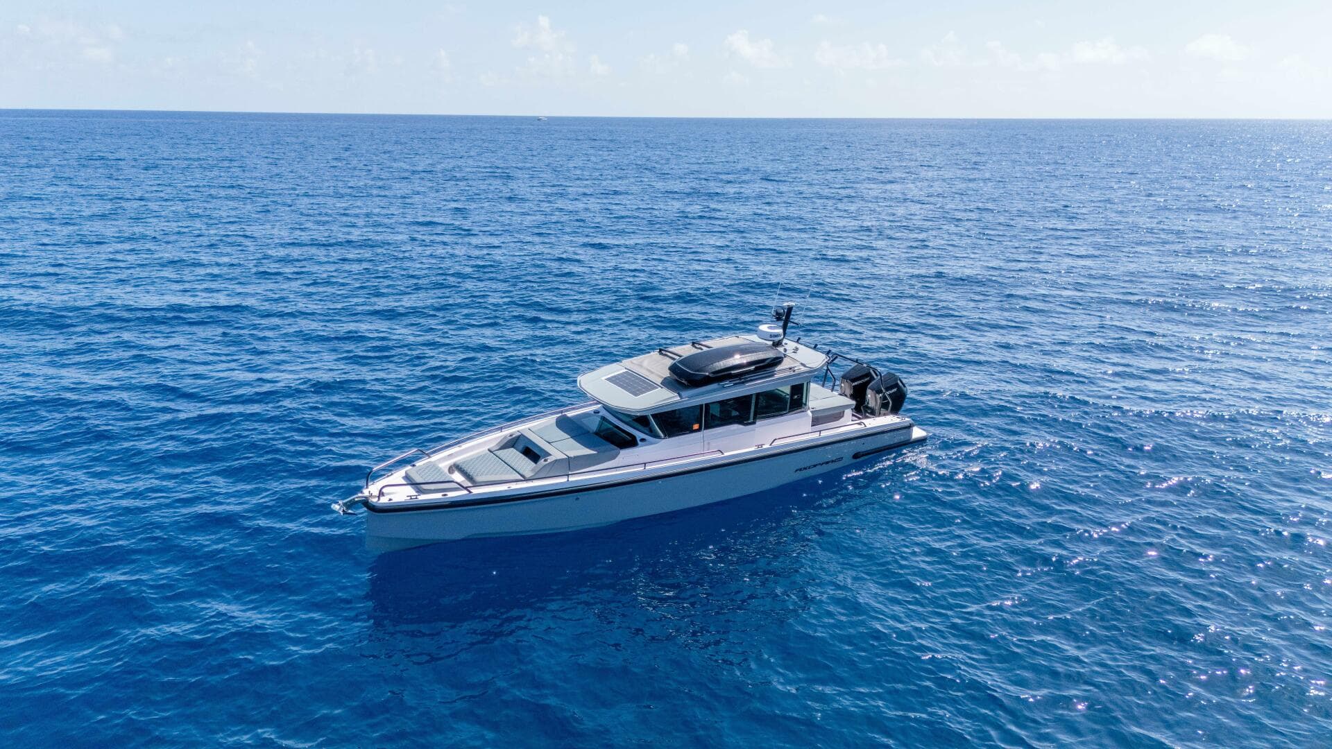 2024 Axopar 37 XC Cross Cabin