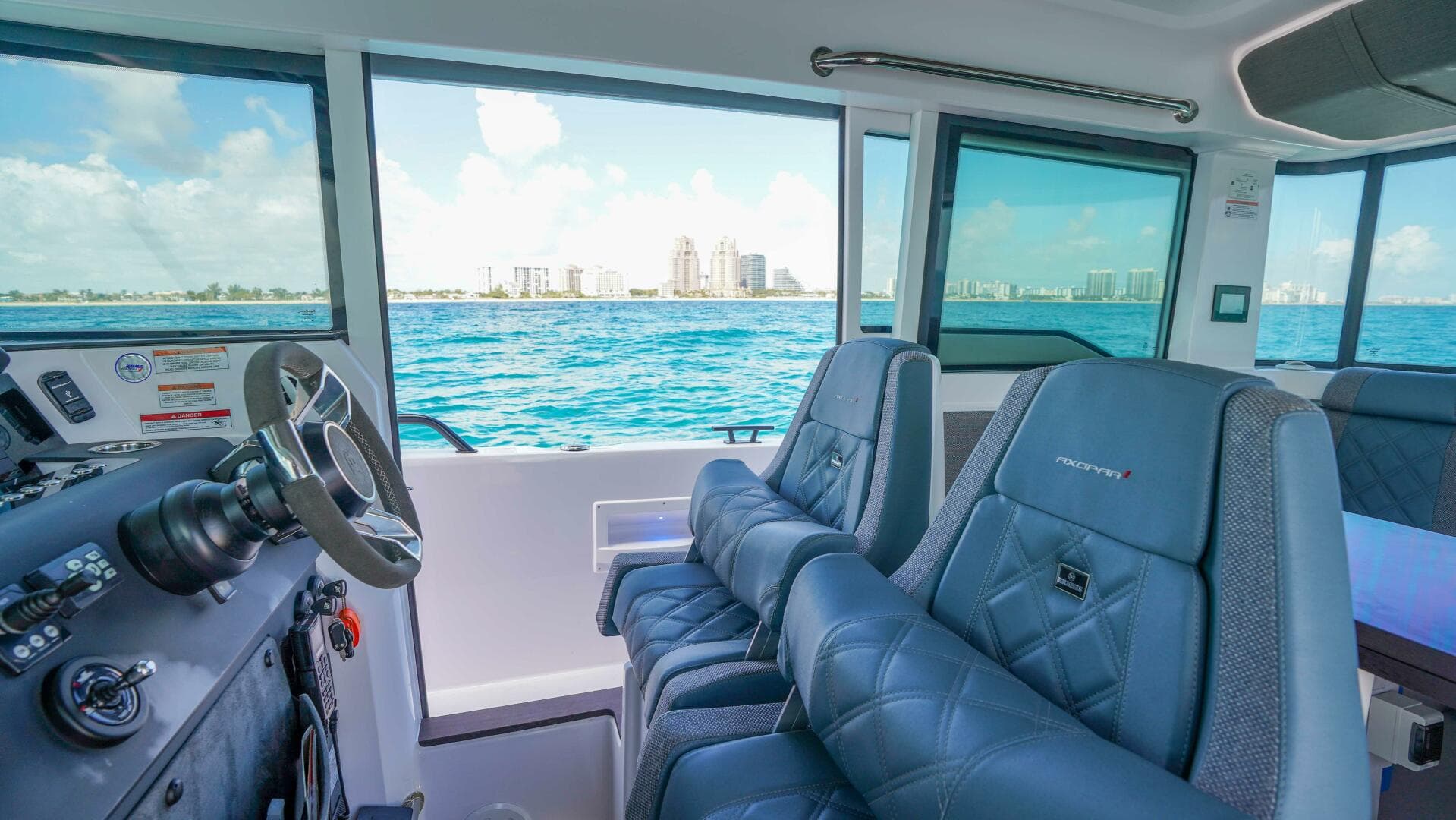 2024 Axopar 37 XC Cross Cabin