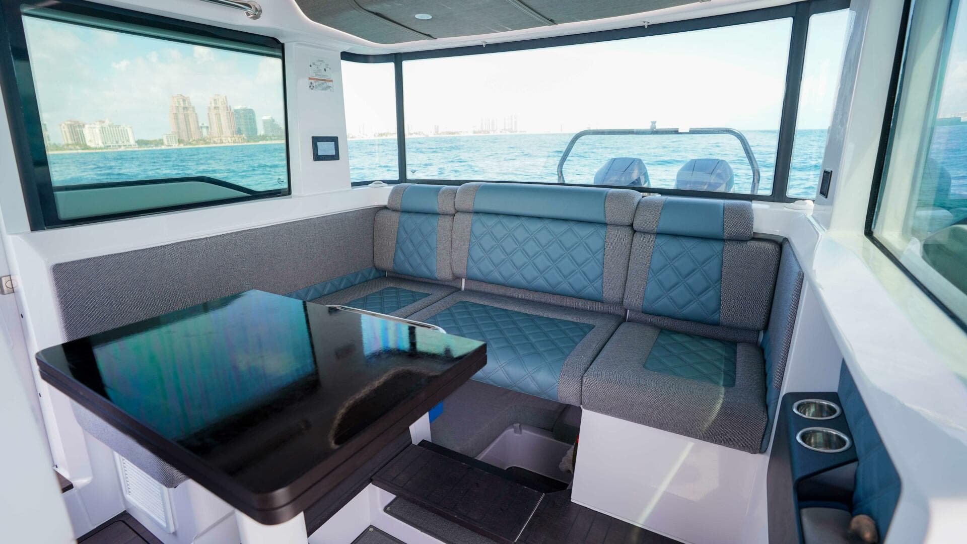 2024 Axopar 37 XC Cross Cabin