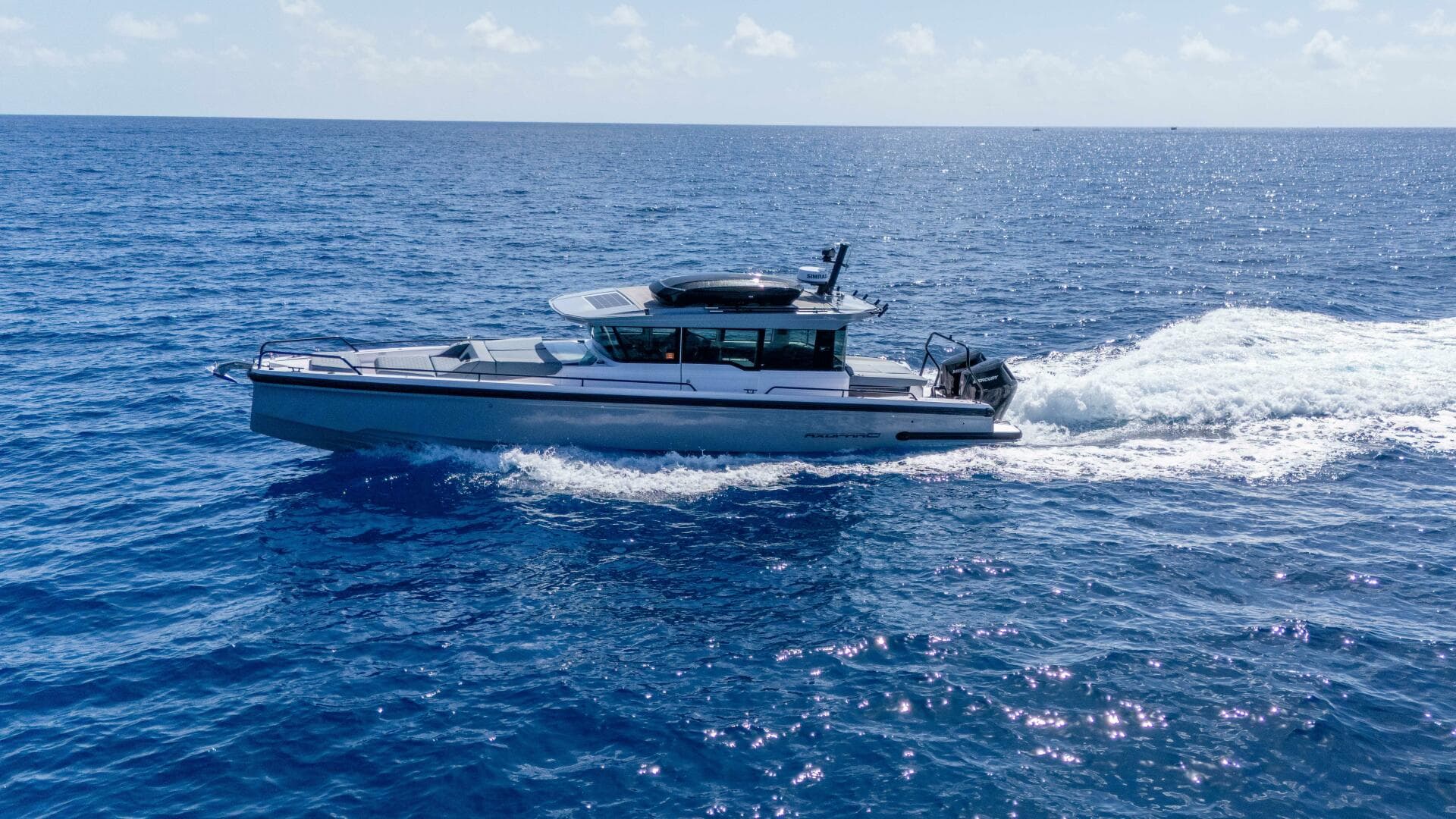 2024 Axopar 37 XC Cross Cabin