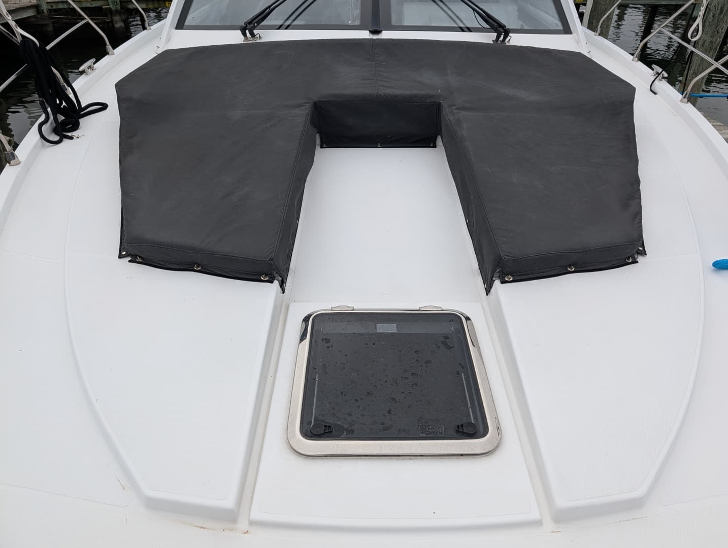 2022 Cruisers Yachts 54 Cantius