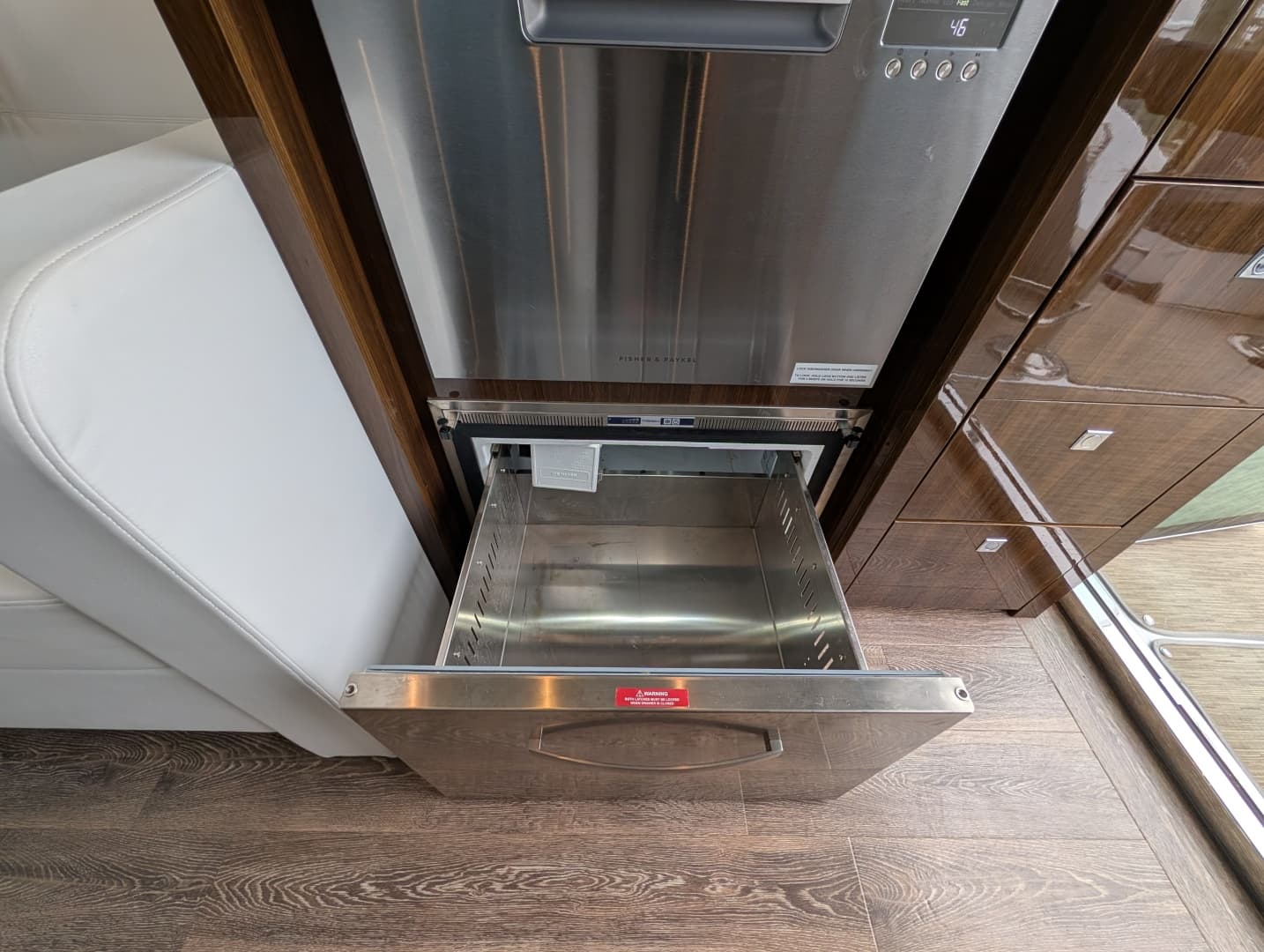 2022 Cruisers Yachts 54 Cantius