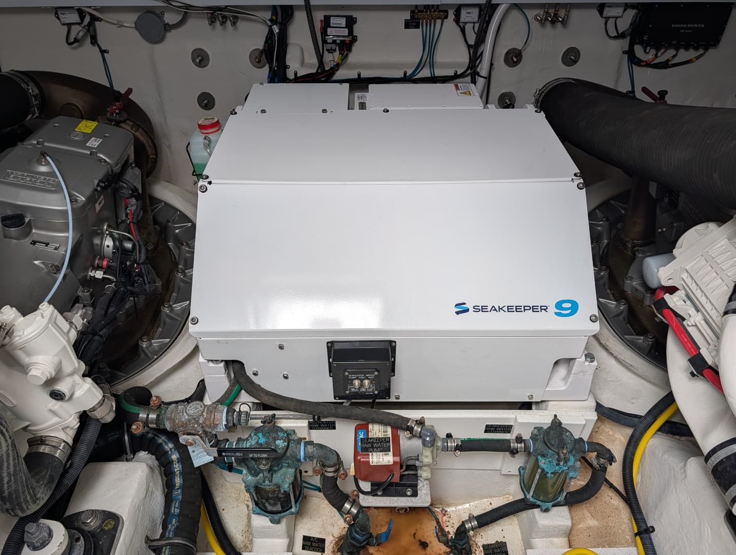 2022 Cruisers Yachts 54 Cantius