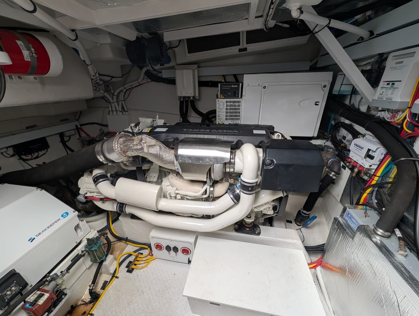 2022 Cruisers Yachts 54 Cantius