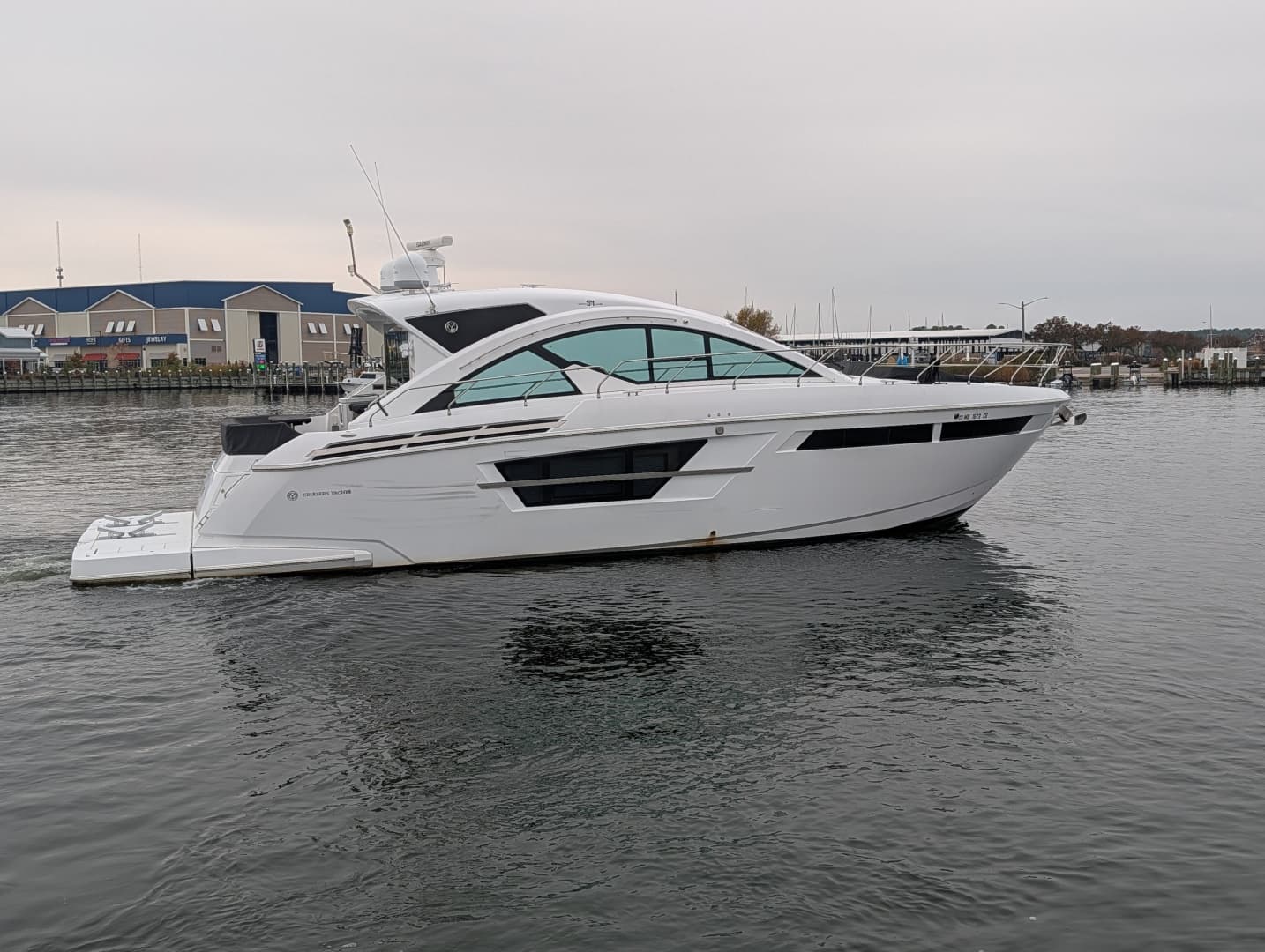 2022 Cruisers Yachts 54 Cantius